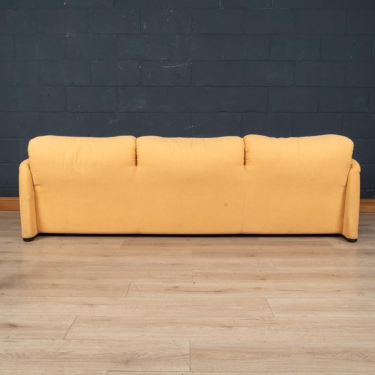 20th Century Maralunga Sofa in Original Vintage Fabric by Vico Magistretti 2