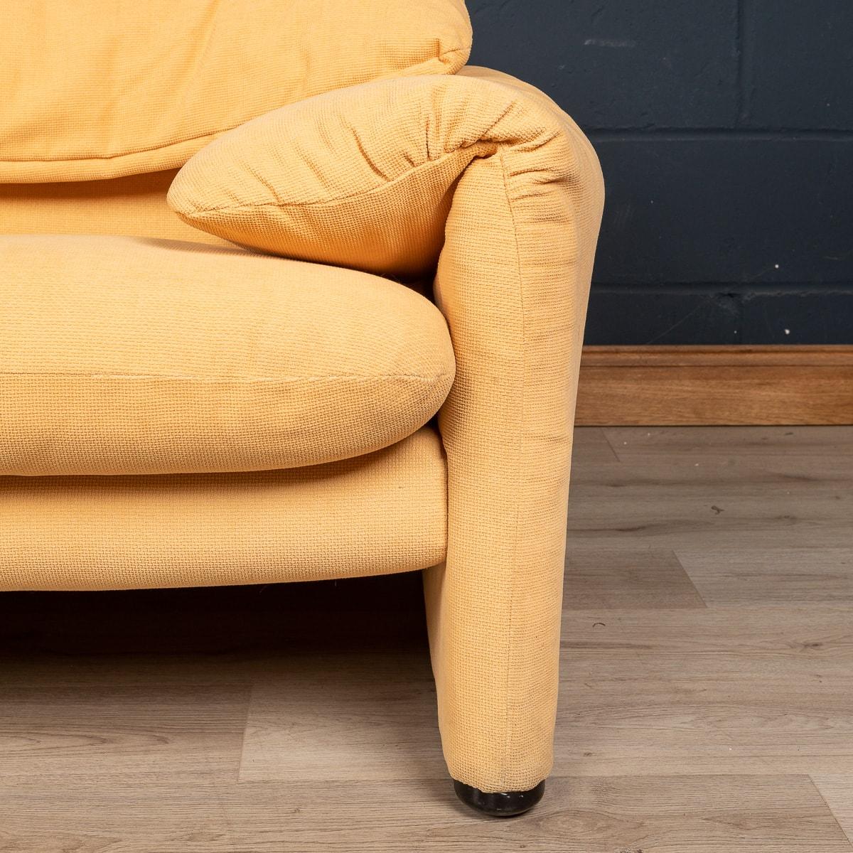 20th Century Maralunga Sofa in Original Vintage Fabric by Vico Magistretti 3