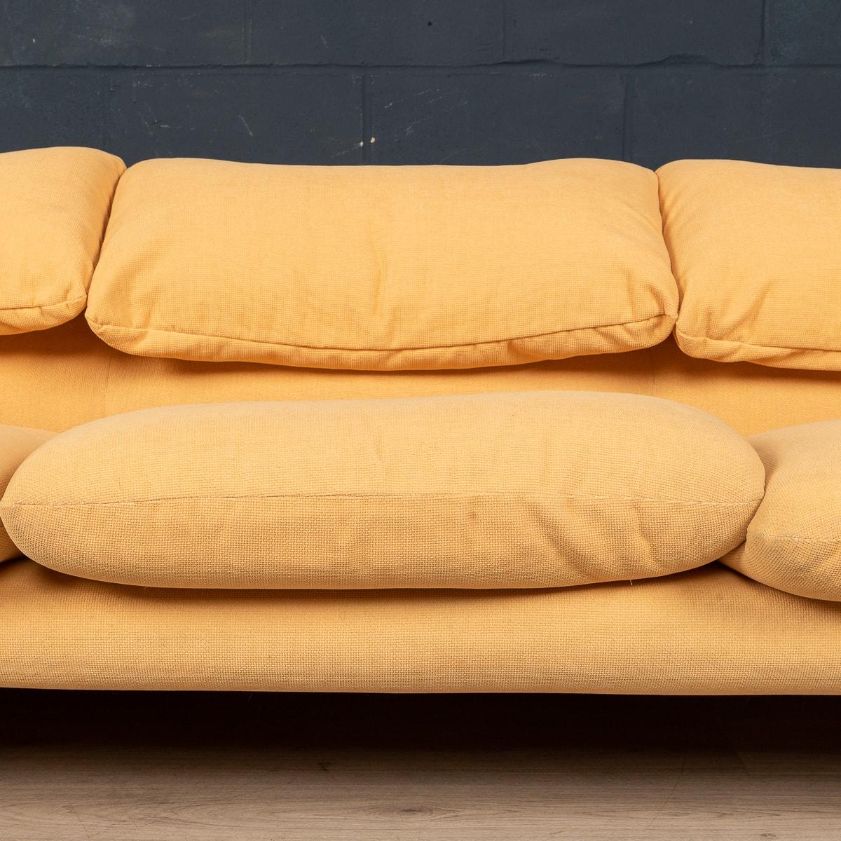 20th Century Maralunga Sofa in Original Vintage Fabric by Vico Magistretti 4