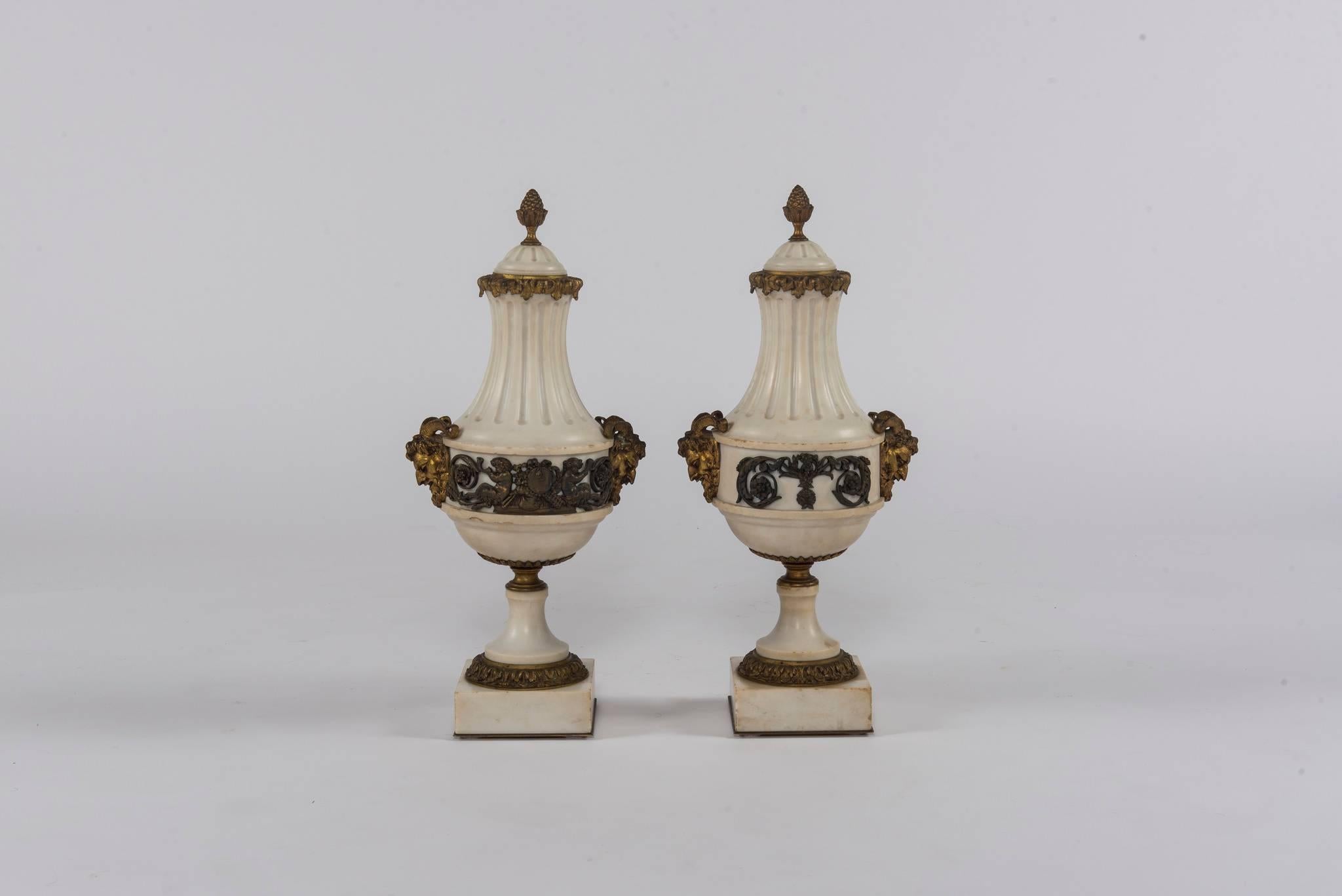 Louis XV 20th Century White Marble and Bronze Cassolettes