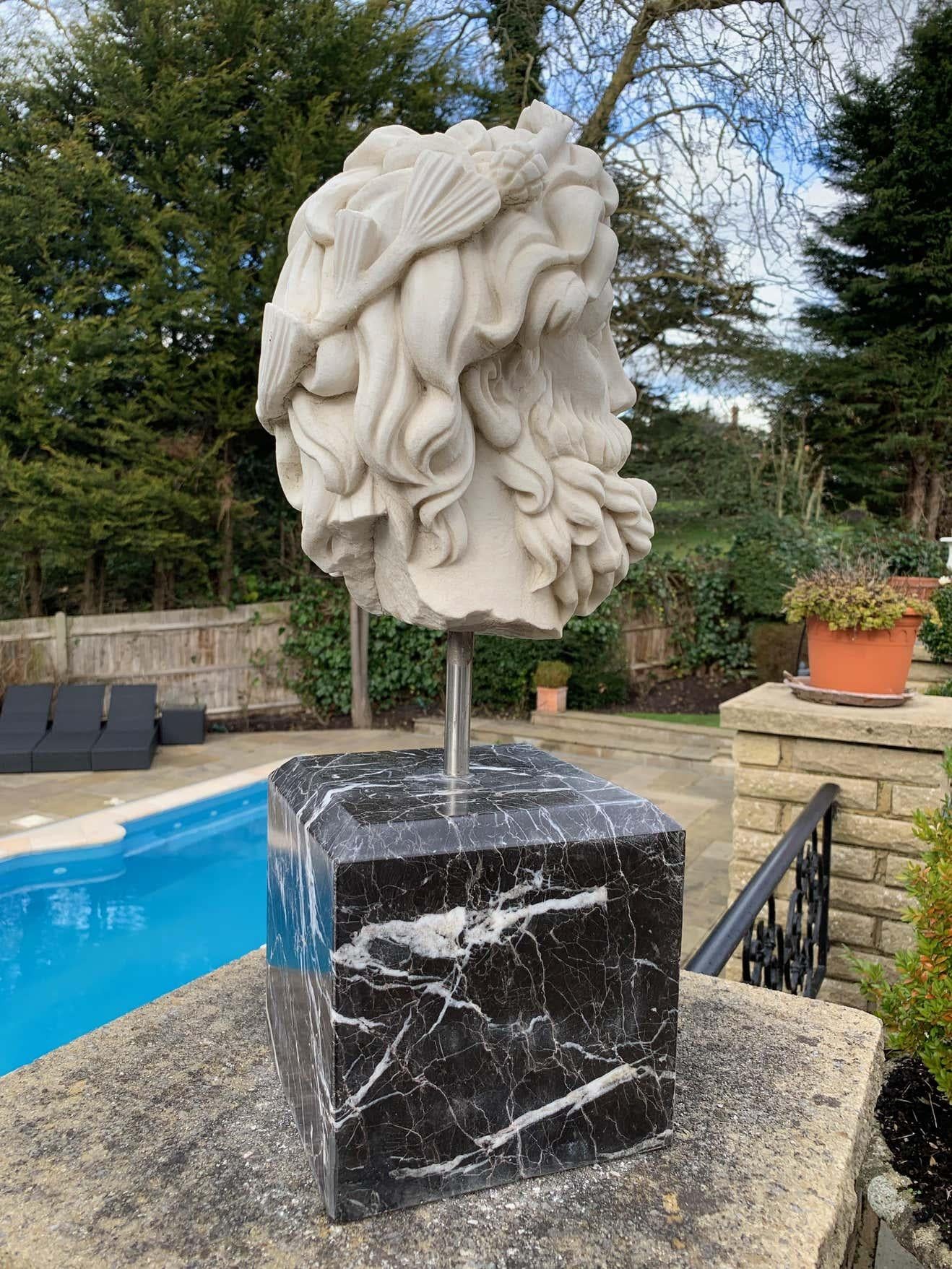 Sculpté Buste en marbre du 20ème siècle, sculpture du dieu romain de l'eau Neptune en vente