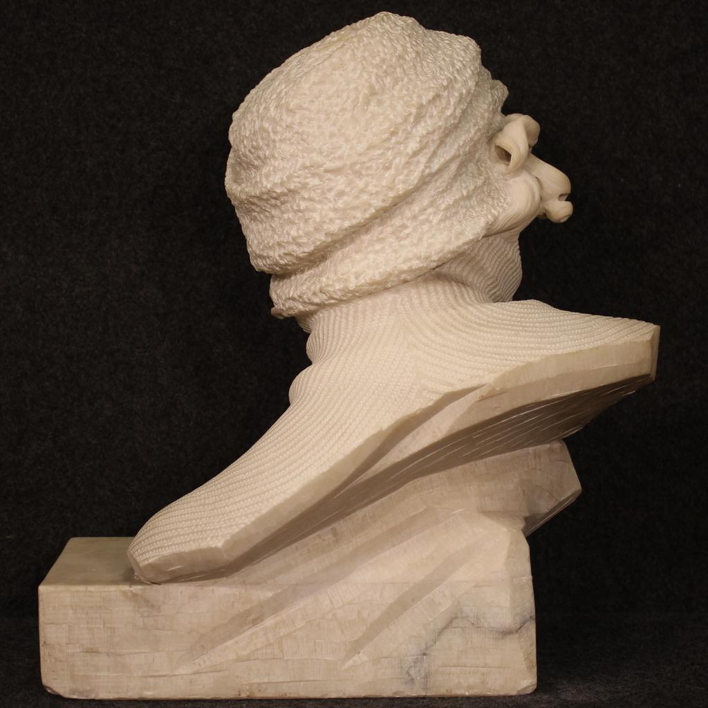 20th Century Marble Italian Half Bust Woman Signed Sculpture, 1930s For Sale 4