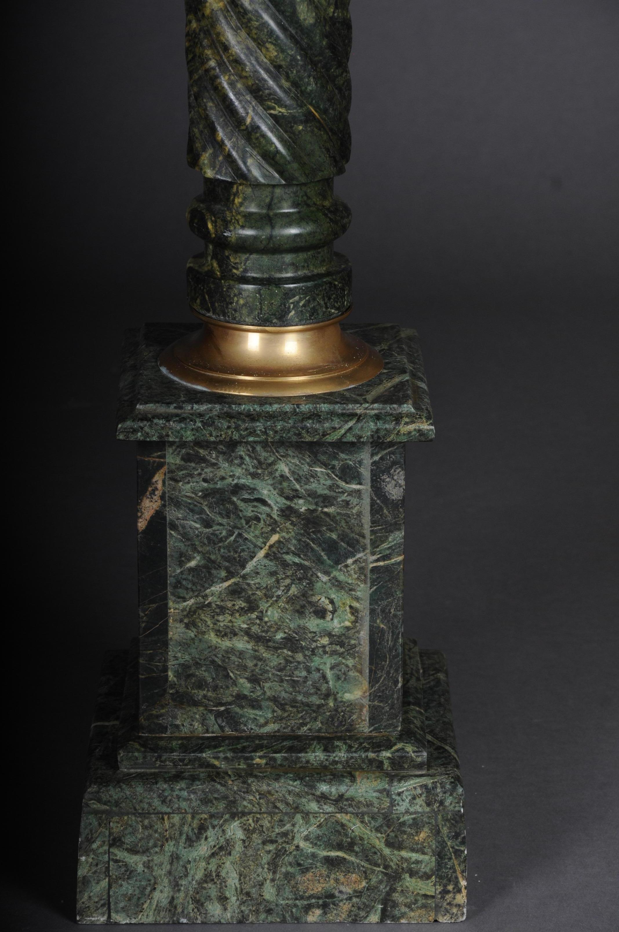 Marmorsockel/Columne im Louis XV.-Stil des 20. Jahrhunderts im Zustand „Gut“ im Angebot in Berlin, DE