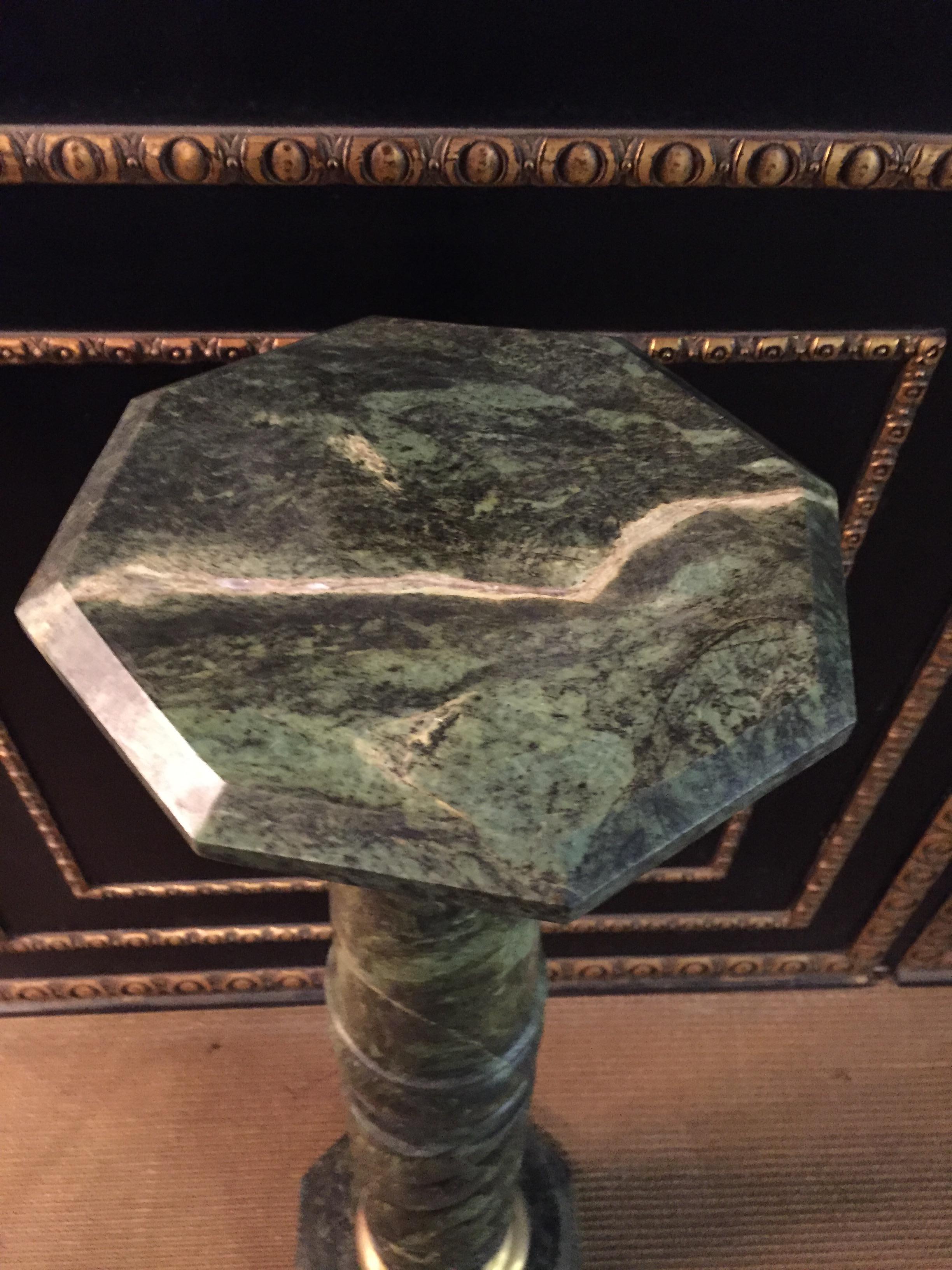 Marmorsockel/Säulen aus dem 20. Jahrhundert im antiken Louis-XV-Stil, bronziert (Französisch) im Angebot