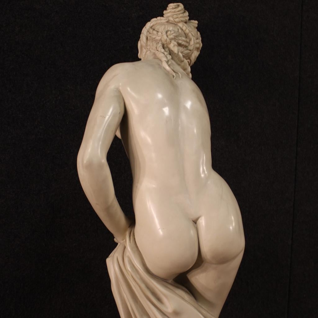 20th Century Marble Powder and Resin Italian Sculpture Venus at the Bath, 1970 7