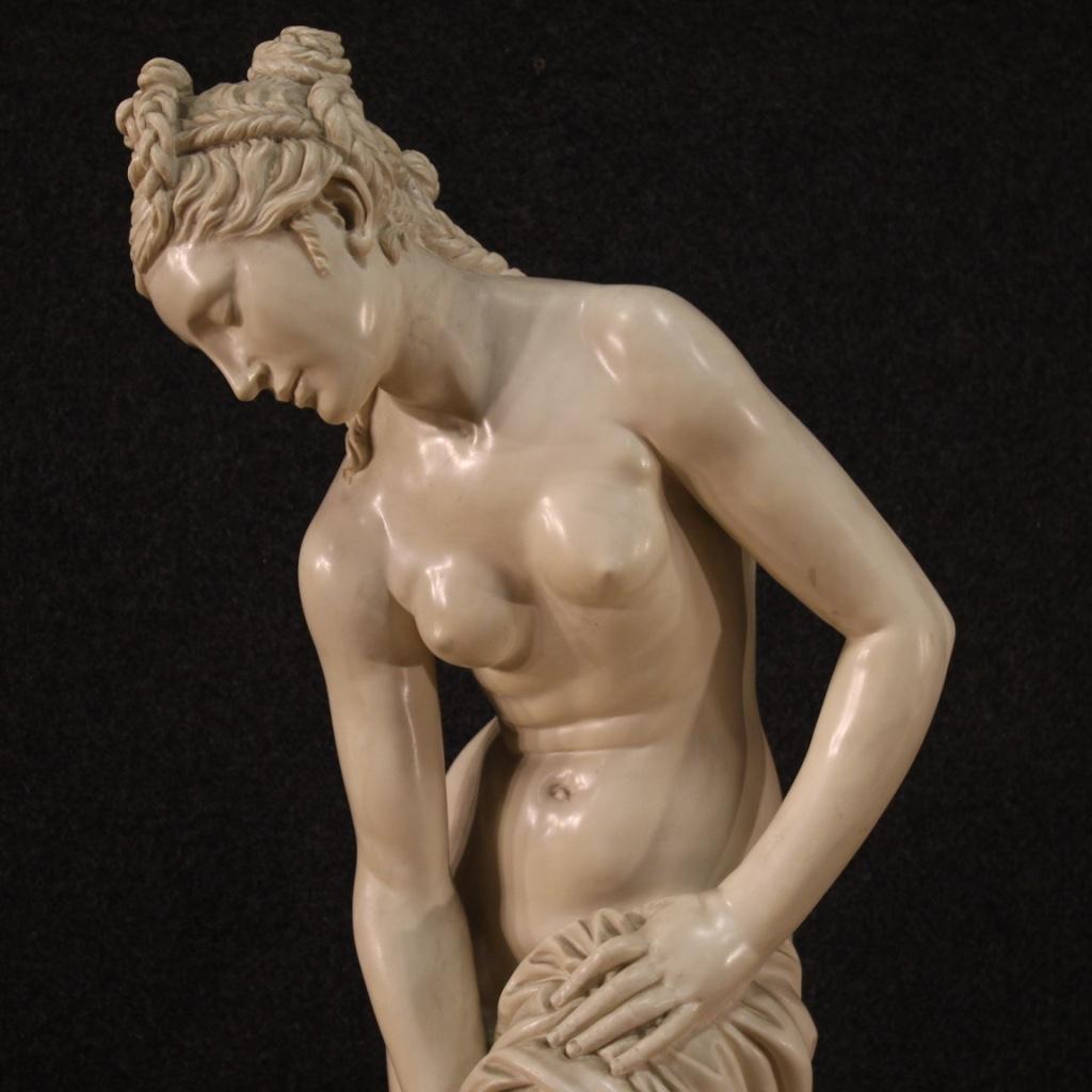 Italian sculpture from the 1970s-1980s. Object depicting Venus at the bath of great quality and in beautiful patina, in marble powder and resin. Statue signed on the back of the base A. Santini (see picture) referable to the artist Amilcare Santini,