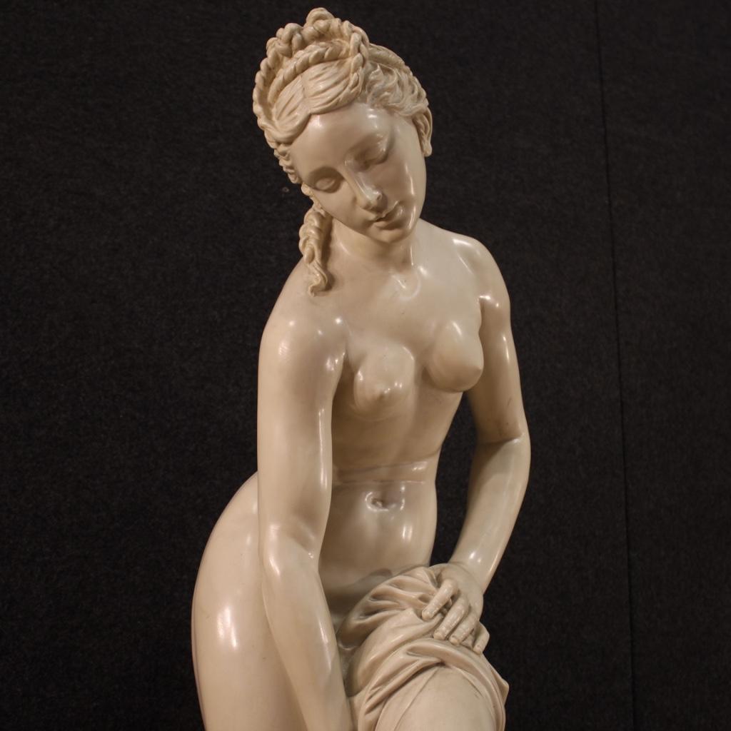 20th Century Marble Powder and Resin Italian Sculpture Venus at the Bath, 1970 3