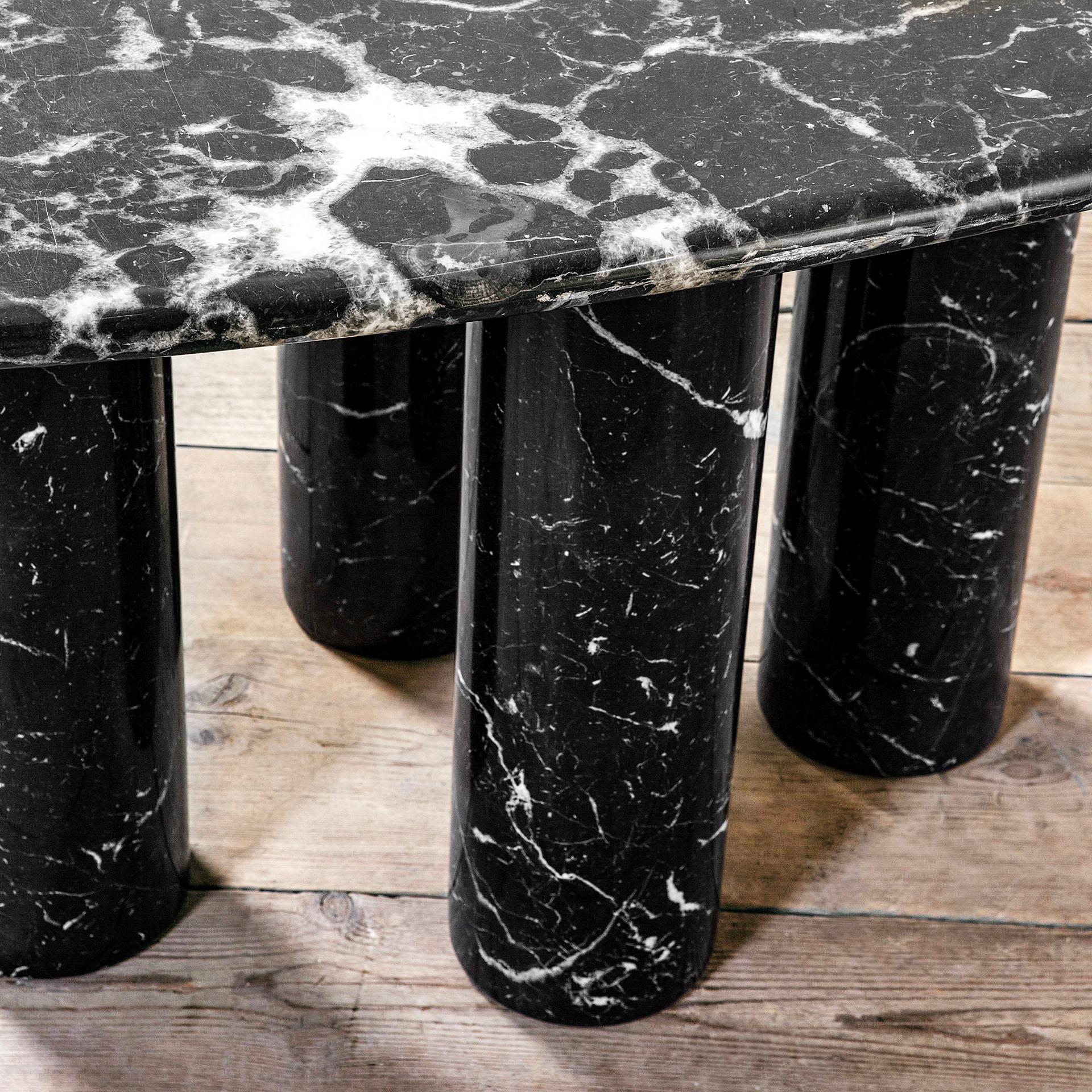 20th Century Mario Bellini Black and White Oval Marble Table, 70s In Good Condition In Turin, Turin