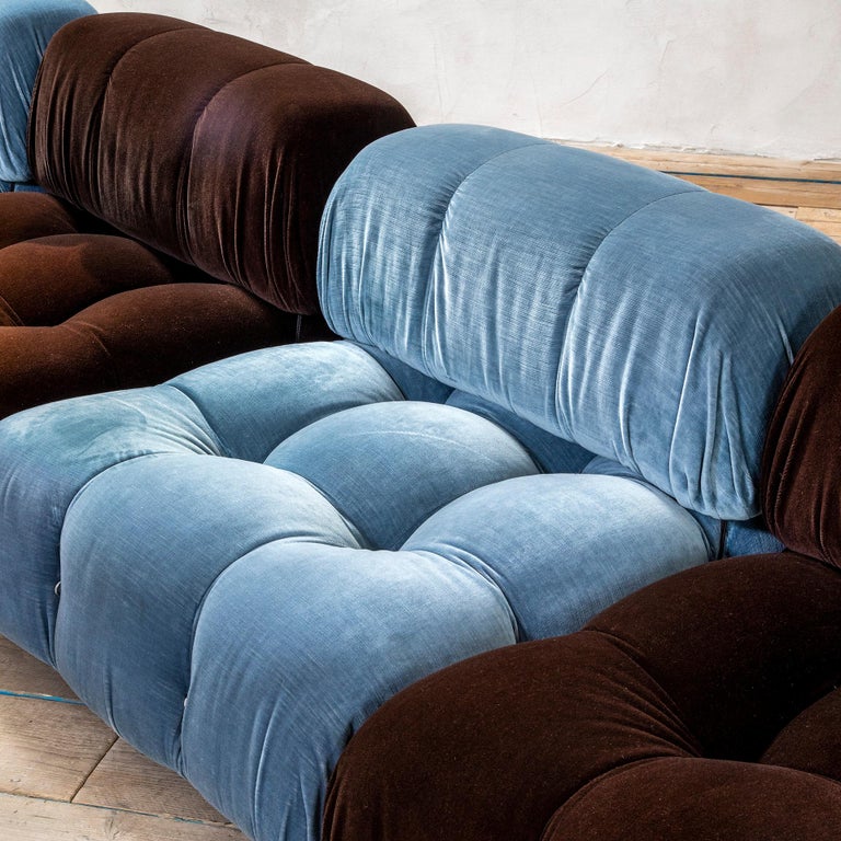This sofa is designed by Mario Bellini for C&B Italia starting from 1972. The sectional elements this sofa was made with, can be used freely and apart from one another. The backs and armrests are provided with rings and carabiners, which allows the