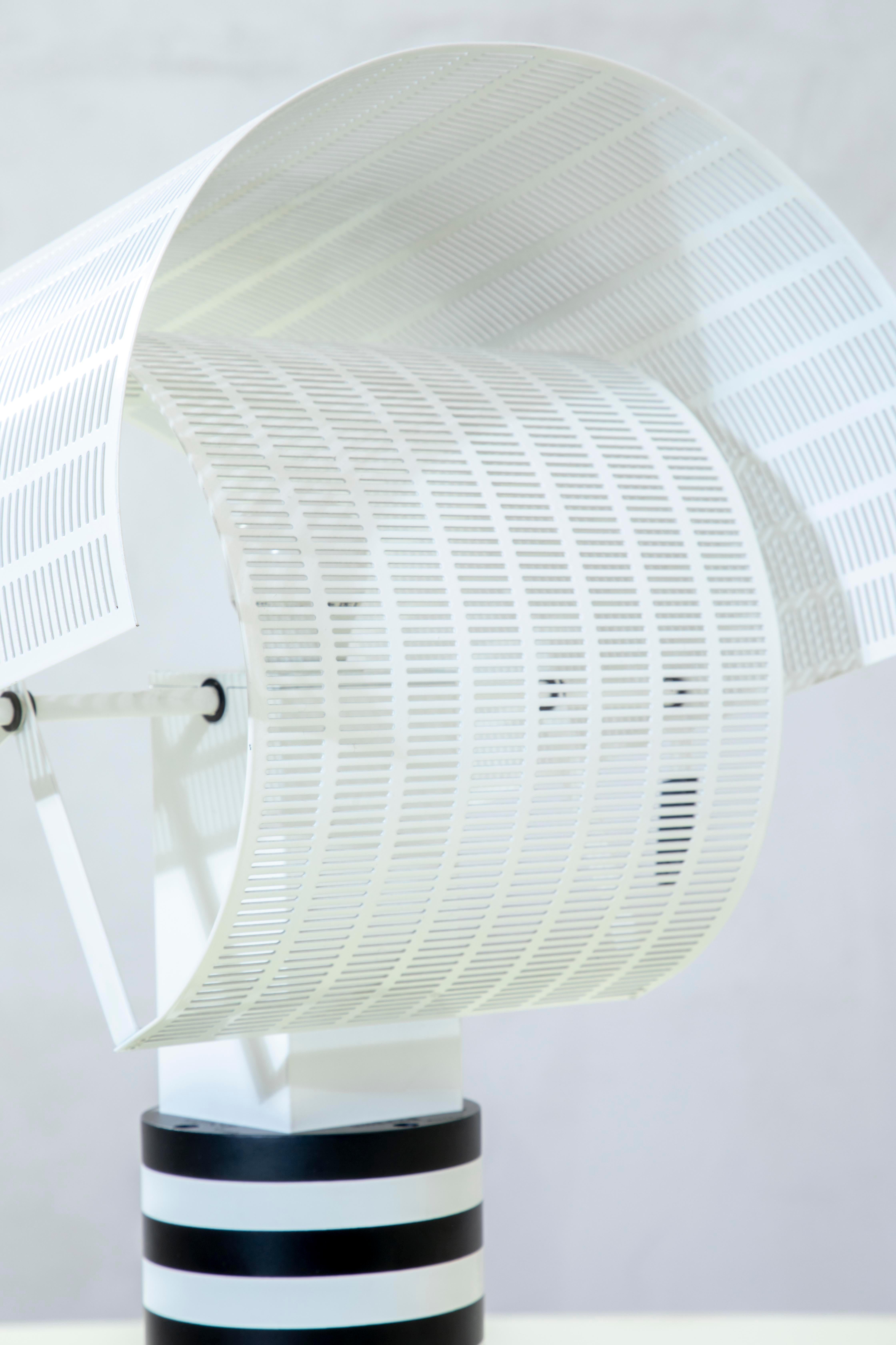 20e siècle, Mario Botta for Artemide Lampe de table mod. Shogun en vente 3