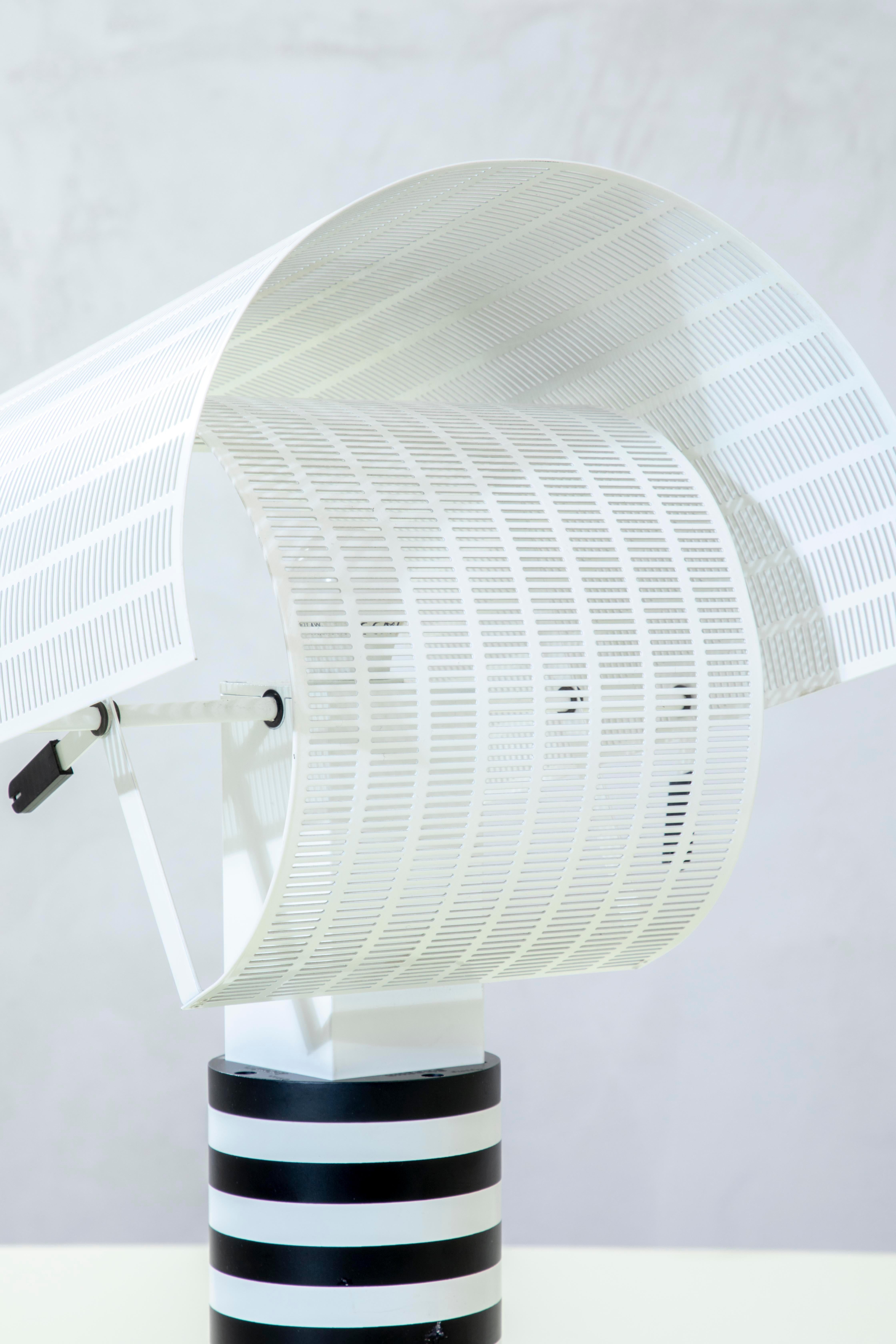 20e siècle, Mario Botta for Artemide Lampe de table mod. Shogun en vente 4