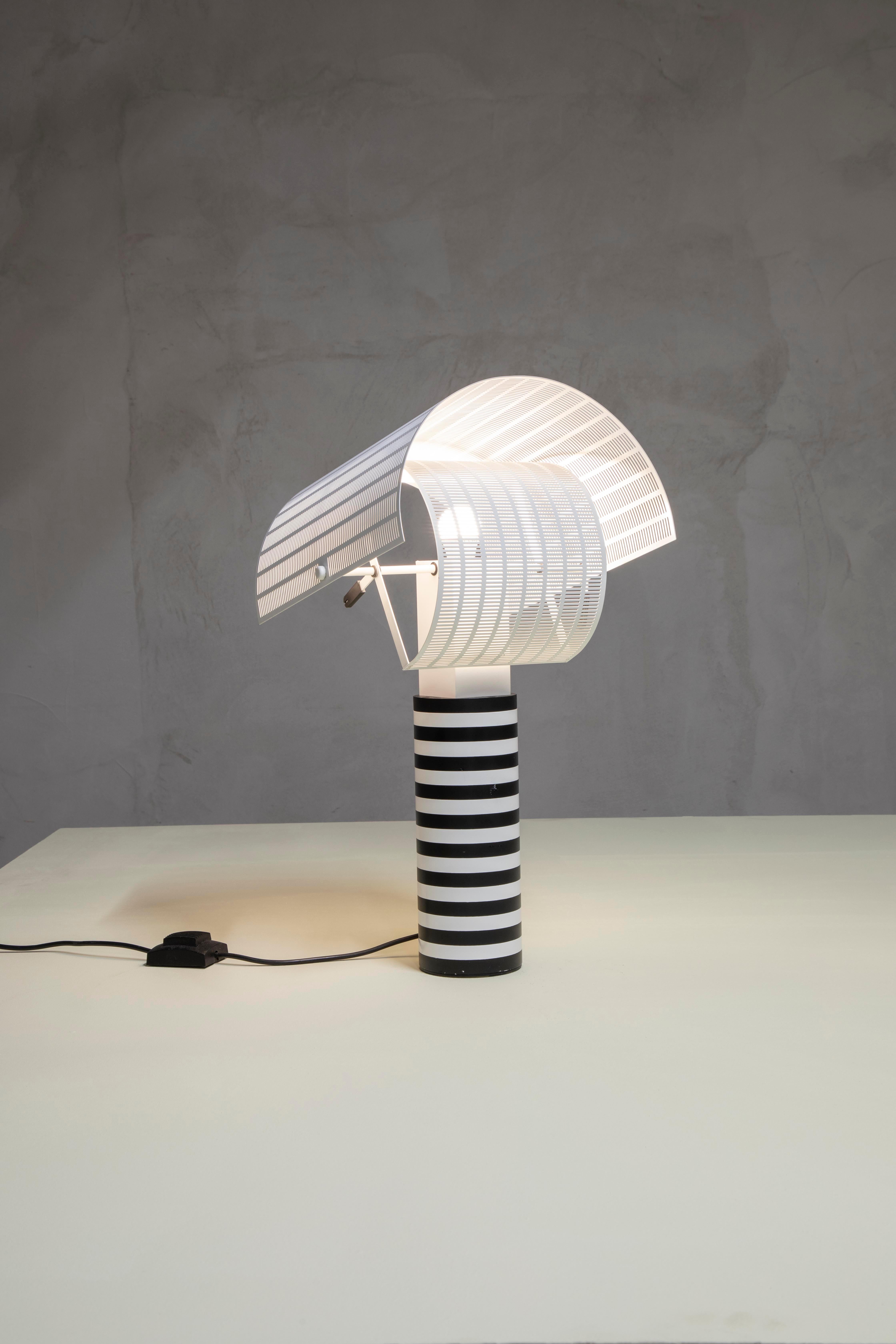 20e siècle, Mario Botta for Artemide Lampe de table mod. Shogun en vente 5