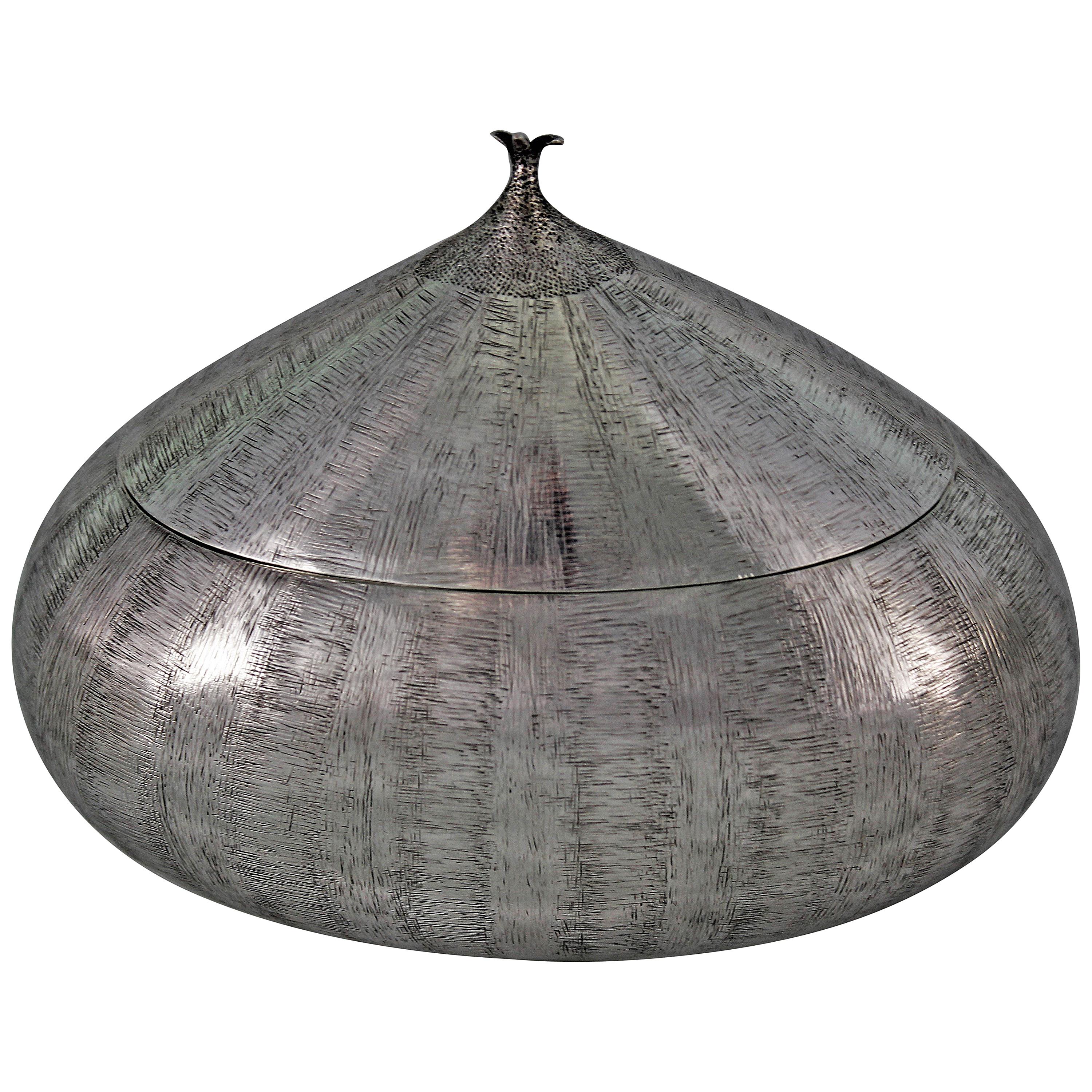 20th Century Mario Buccellati Sterling Silver Engraved Chestnut Bowl, 1950s For Sale