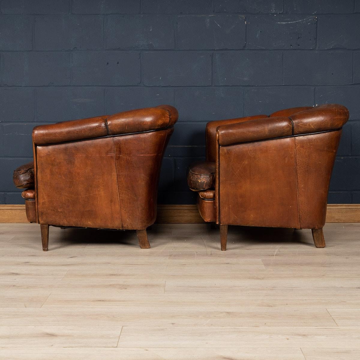 20th Century Matched Pair of Sheepskin Leather Tub Chairs, Holland In Good Condition In Royal Tunbridge Wells, Kent