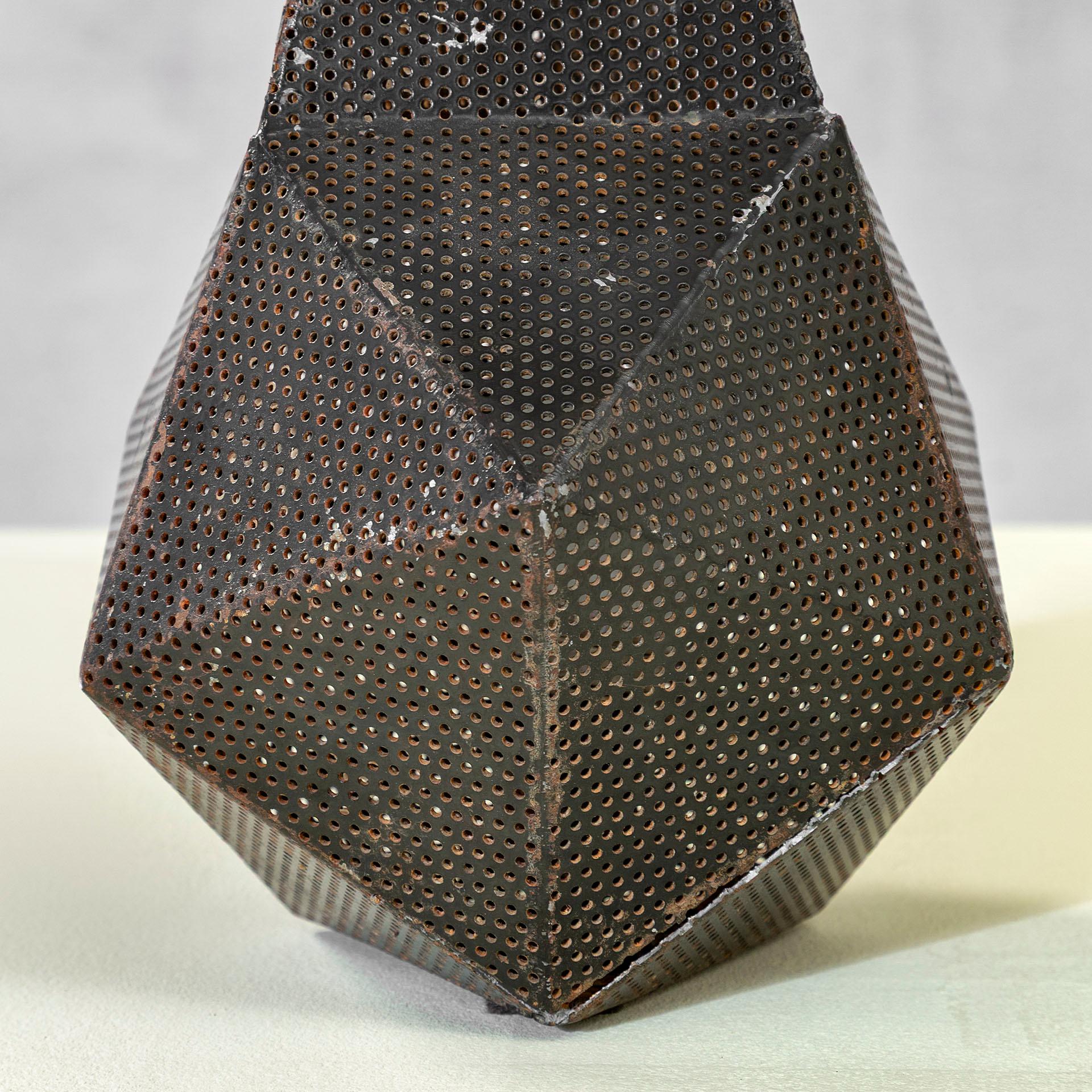 Métal 20e siècle, Mathieu Mategot Lampe de table mod. Bagdad en vente