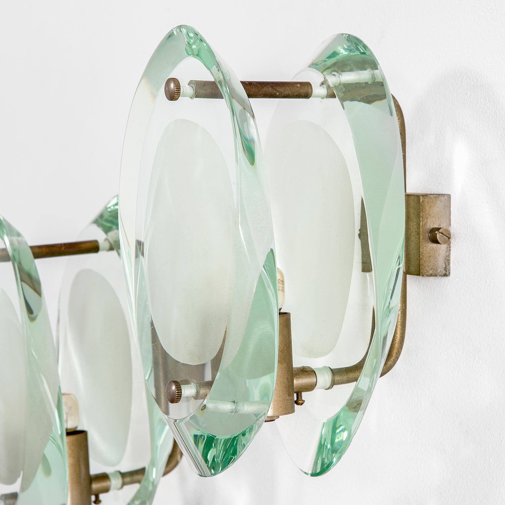 Italian 20th Century Max Ingrand Fontana Arte Set of 3 Wall Lamps Mod 2093 Glass Brass