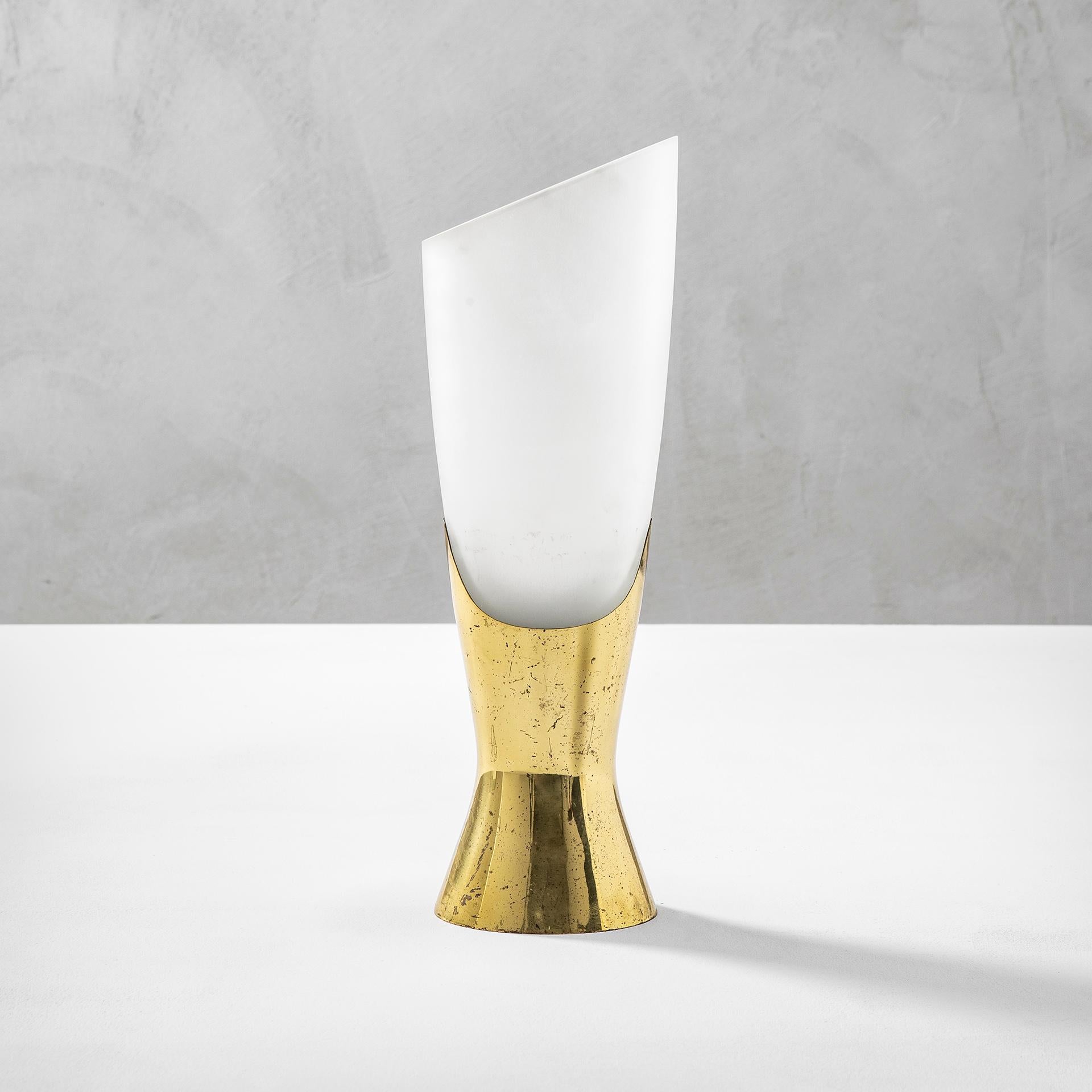 siglo XX, Max Ingrand para Fontana Arte Jarrón de latón Moderno de mediados de siglo en venta
