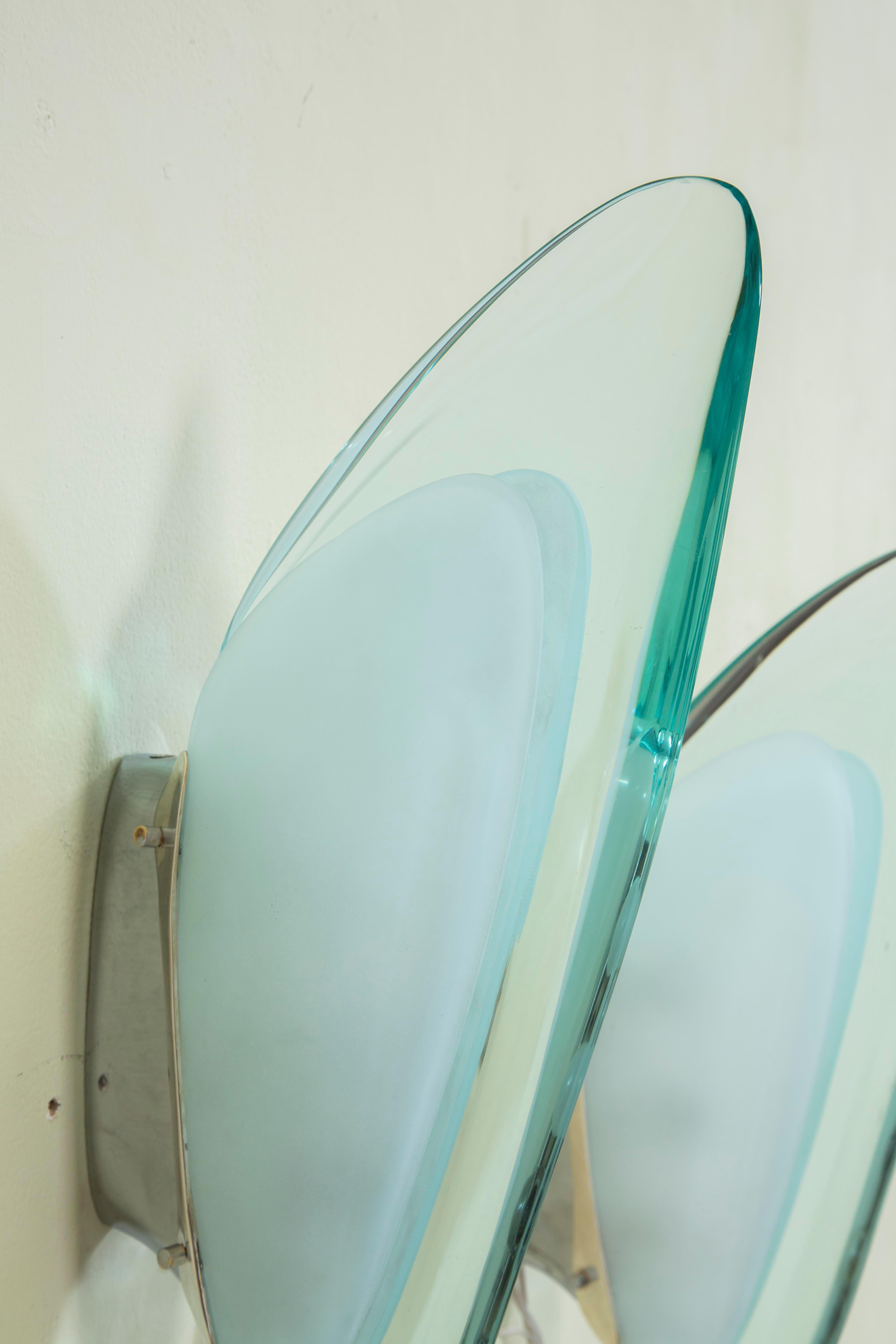 20e siècle, Max Ingrand pour Fontana Arte Paire d'appliques mod. 1552 en vente 2