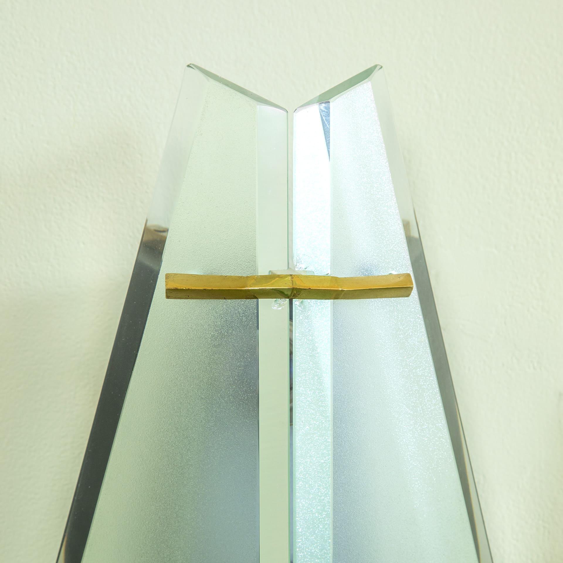 Mid-Century Modern 20th Century, Max Ingrand for Fontana Arte Pair of wall sconces mod. 1943 For Sale