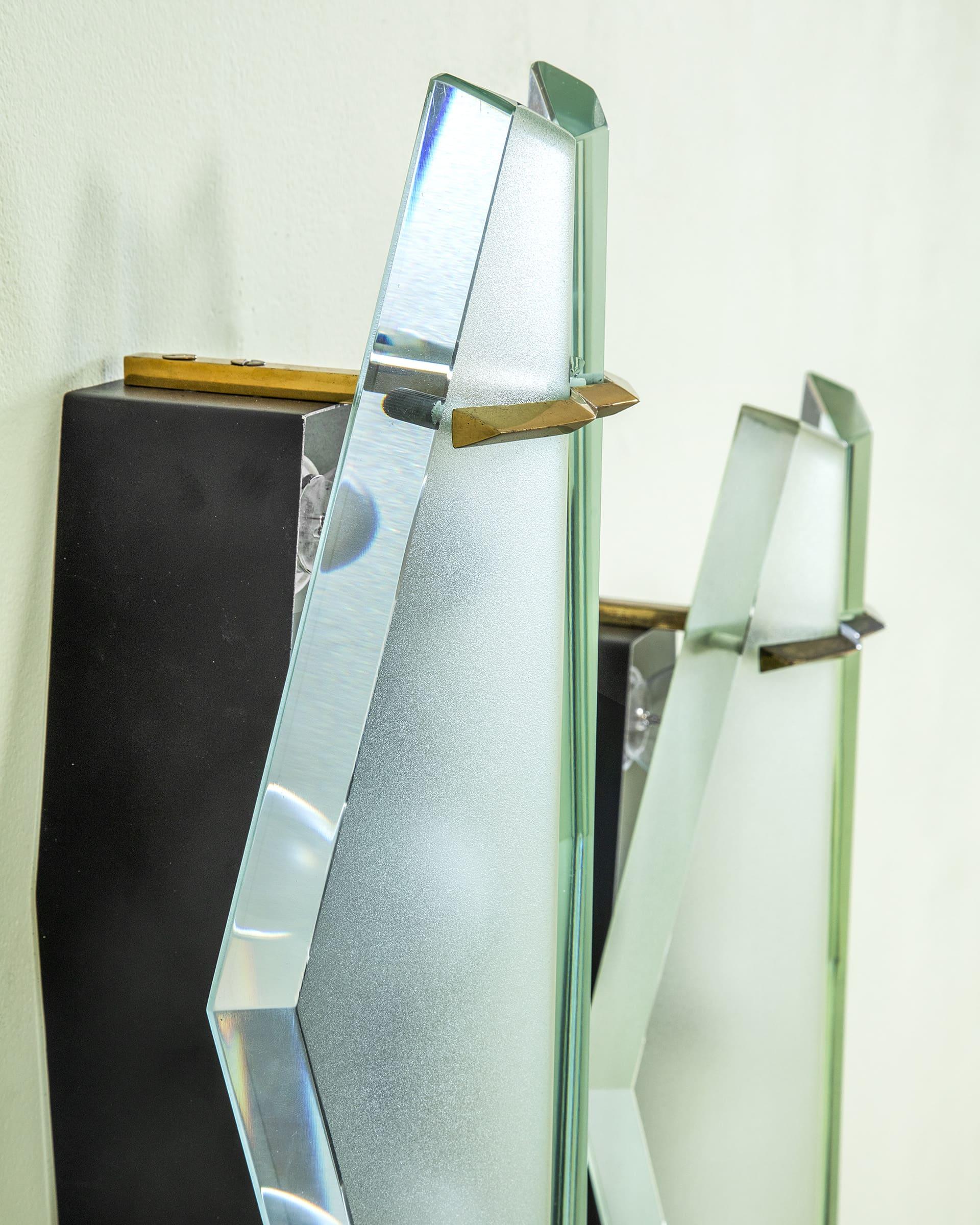 20th Century, Max Ingrand for Fontana Arte Pair of wall sconces mod. 1943 In Good Condition For Sale In Turin, Turin