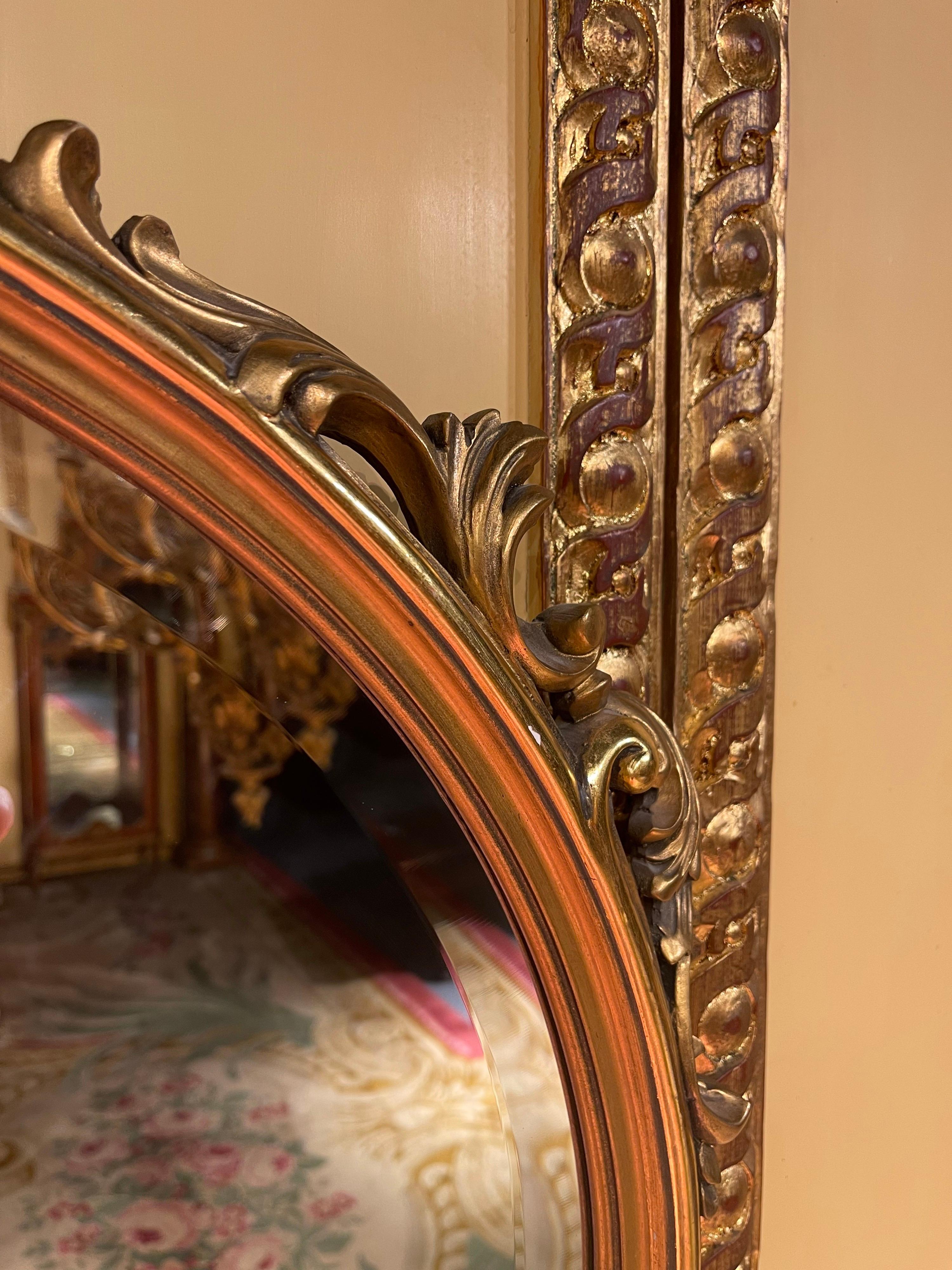 Français Miroir Louis XVI en forme de médaillon du XXe siècle en vente