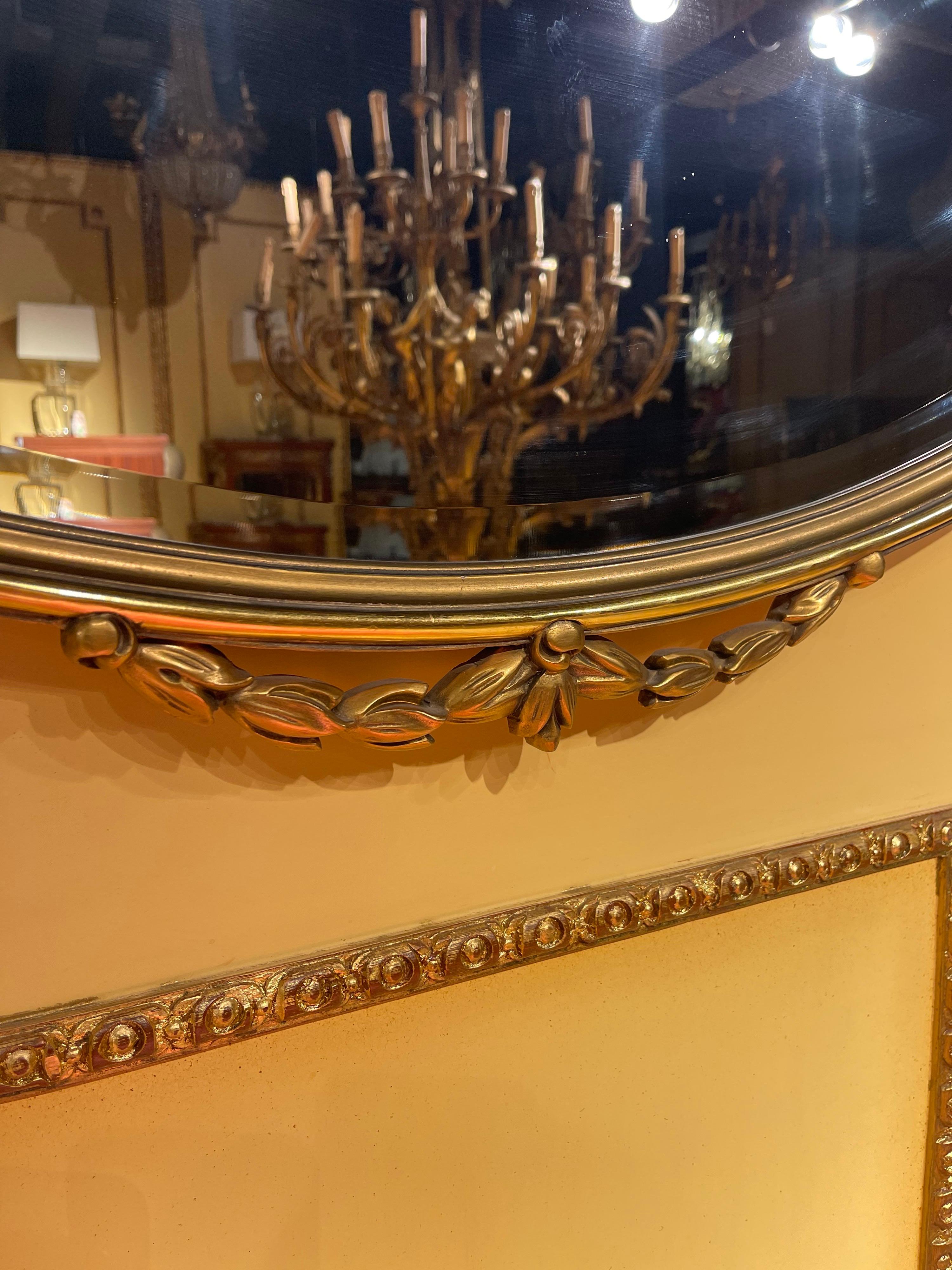 Miroir Louis XVI en forme de médaillon du XXe siècle Bon état - En vente à Berlin, DE