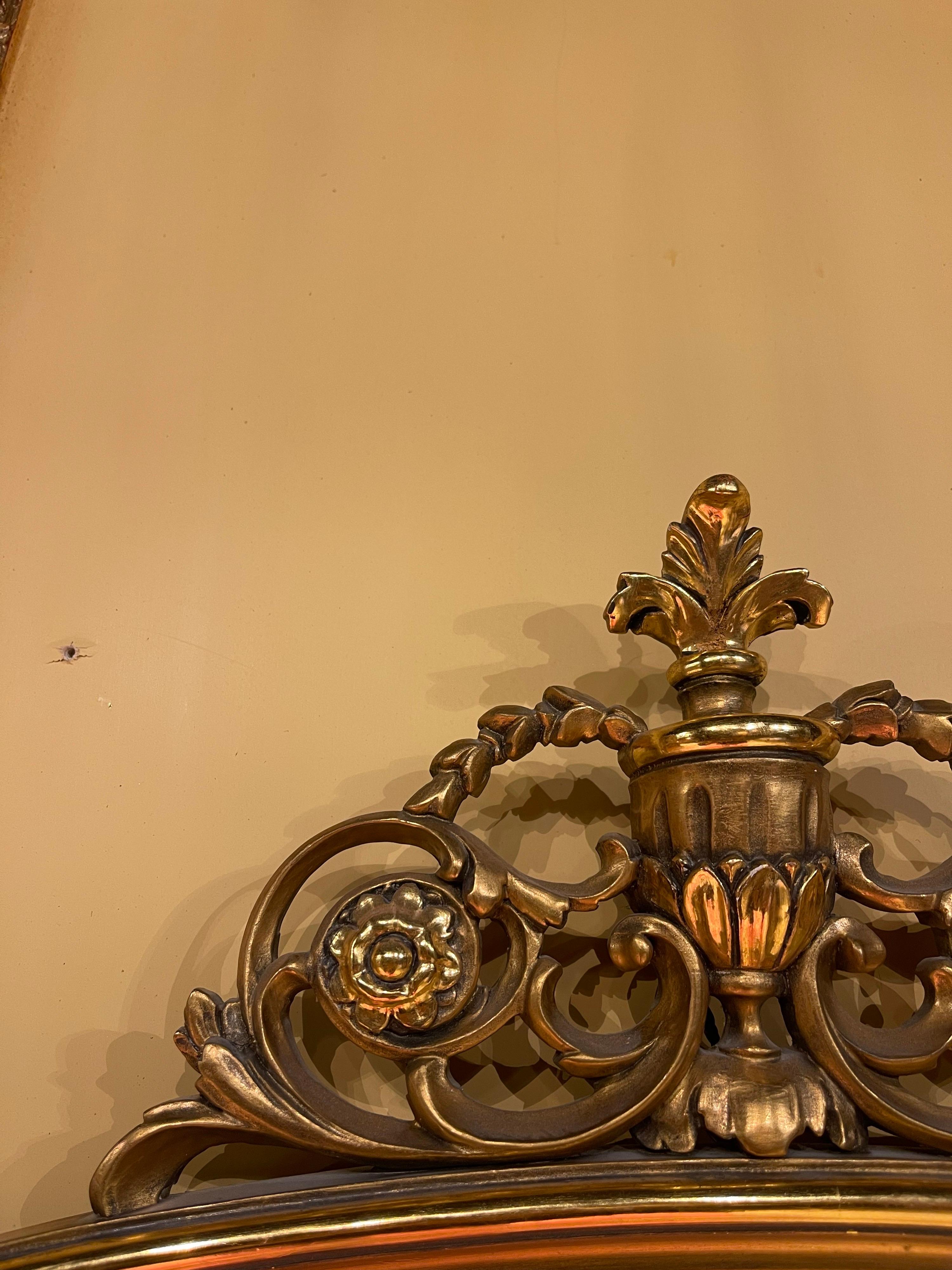 Miroir Louis XVI en forme de médaillon du XXe siècle en vente 2