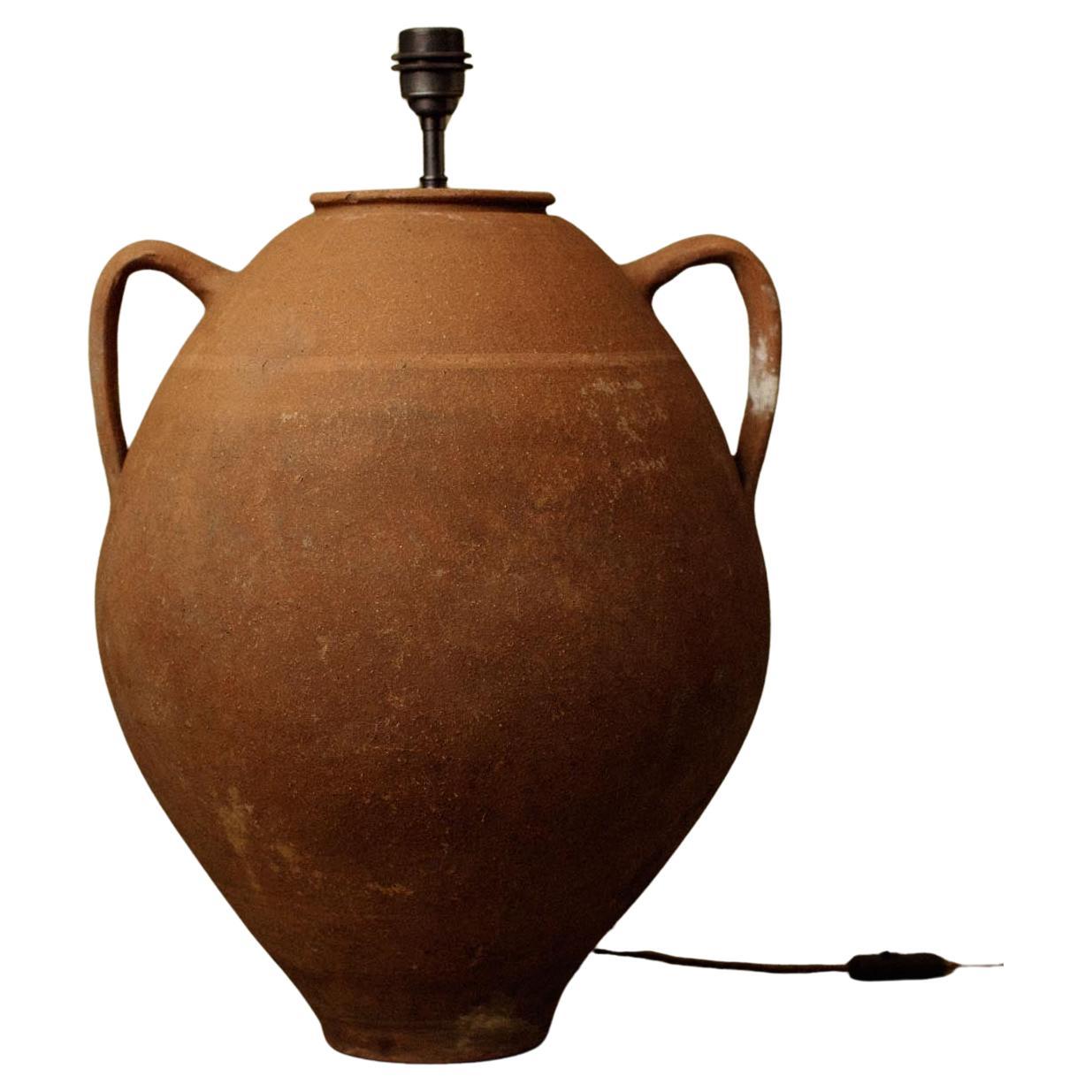 Lampe de table méditerranéenne en terre cuite du 20e siècle, fabriquée à la main