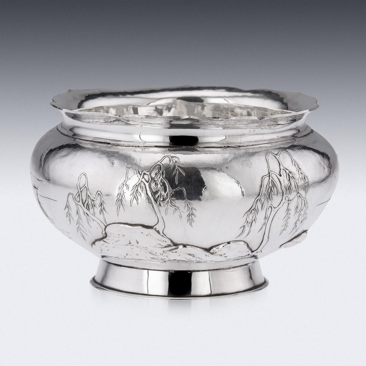 20th Century Meiji Japanese Solid Silver Fuji Mountain Bowl, c.1900 In Good Condition For Sale In Royal Tunbridge Wells, Kent