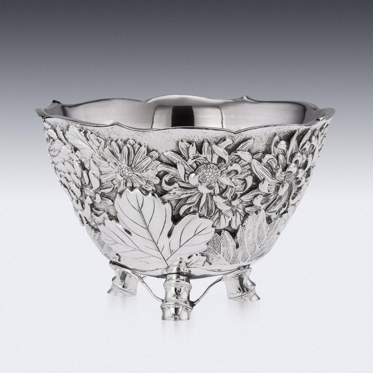 20th Century Meiji Japanese Solid Silver Iris Flower Bowl, c.1900 In Good Condition For Sale In Royal Tunbridge Wells, Kent