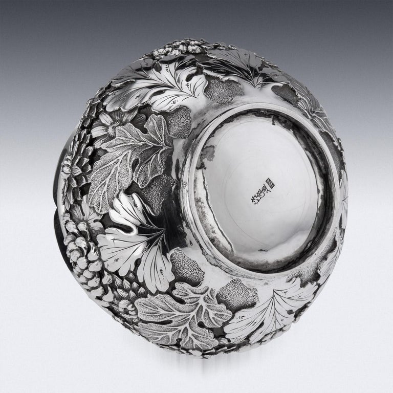 20th Century Meiji Japanese Solid Silver Iris Flower Bowl, c.1900 2