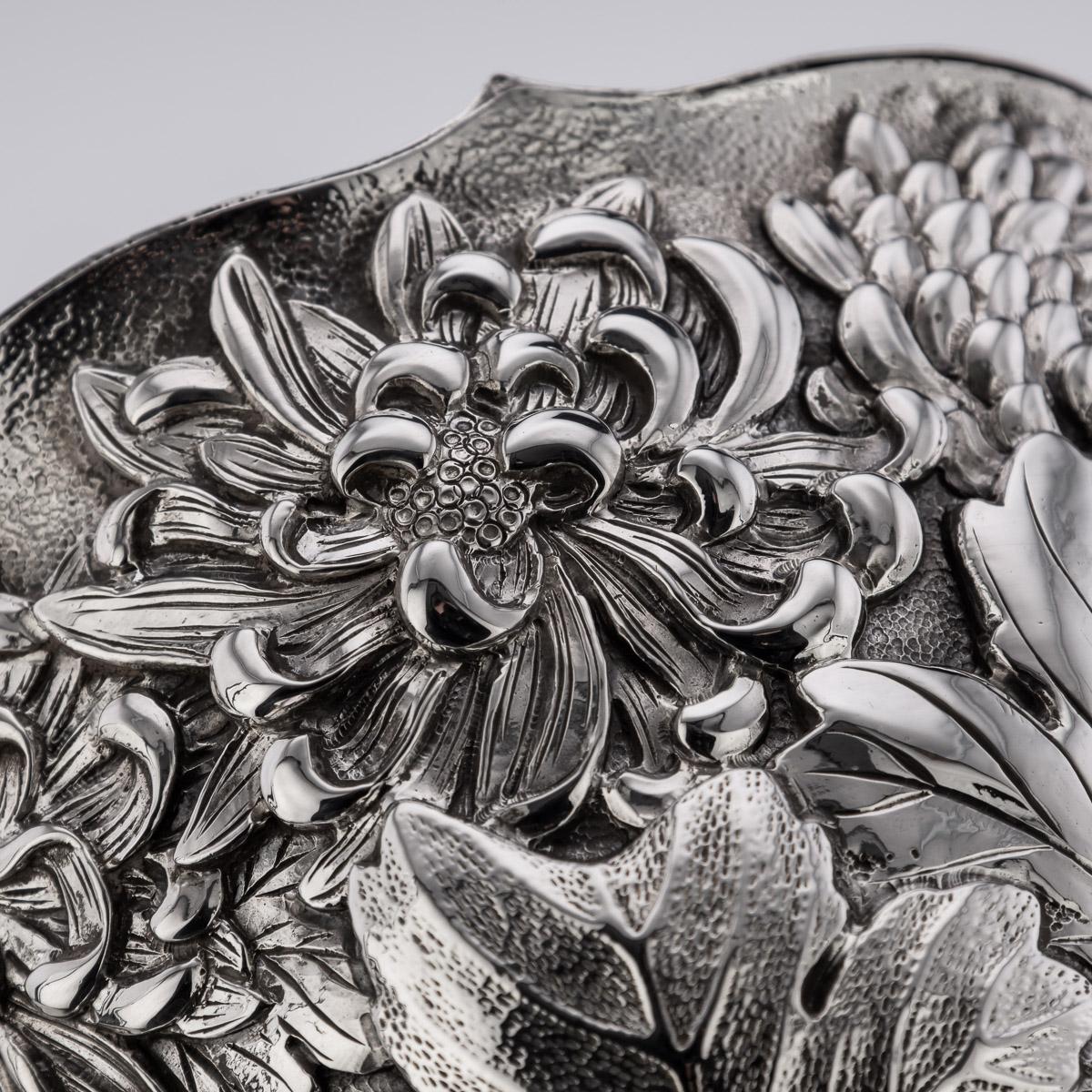 20th Century Meiji Japanese Solid Silver Iris Flower Bowl, c.1900 4