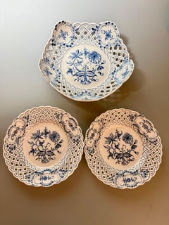 20th Century Meissen Iconic Blue Onion Set Germany First Choice