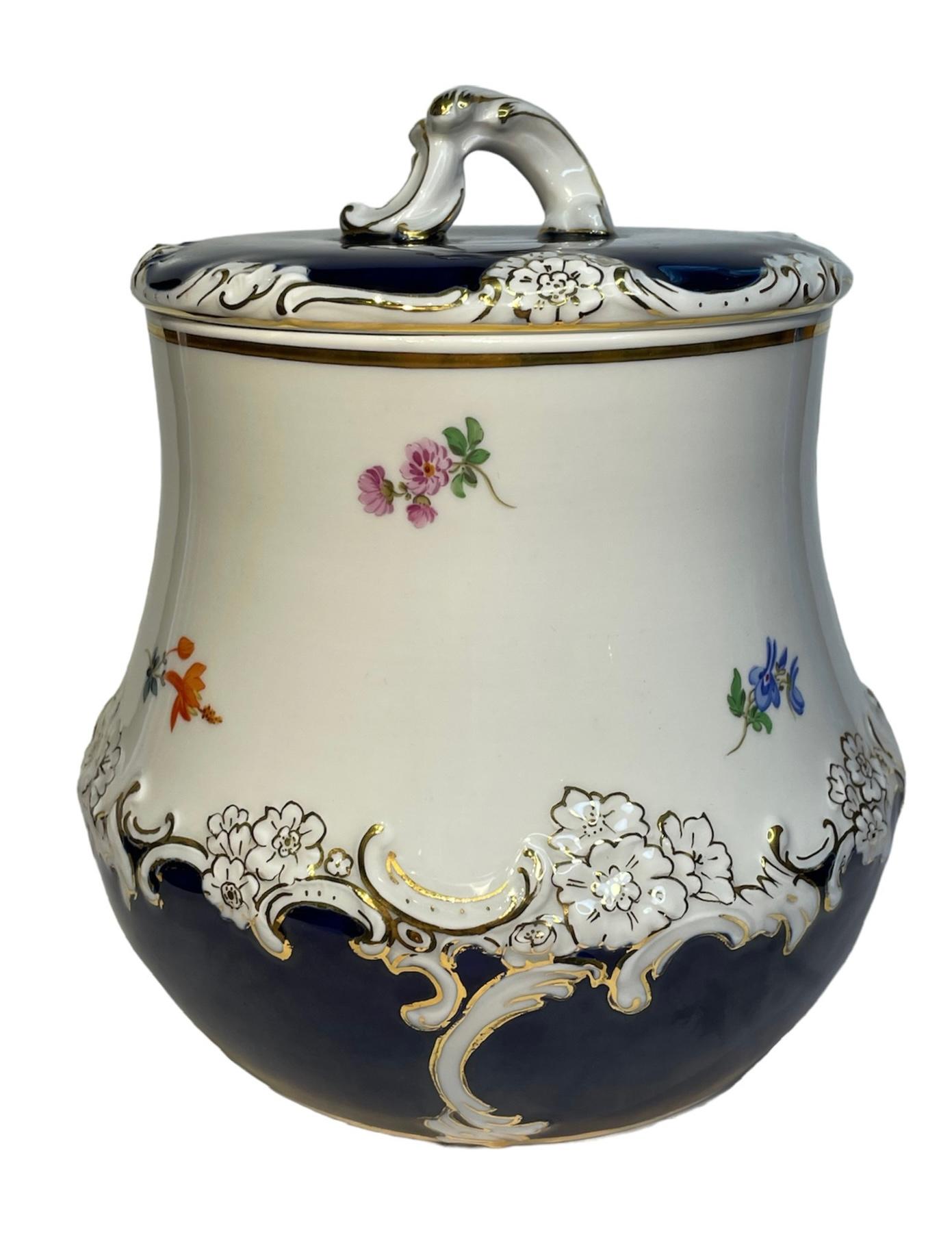 20th Century Meissen Porcelain Cookie/Ginger Jar For Sale 11