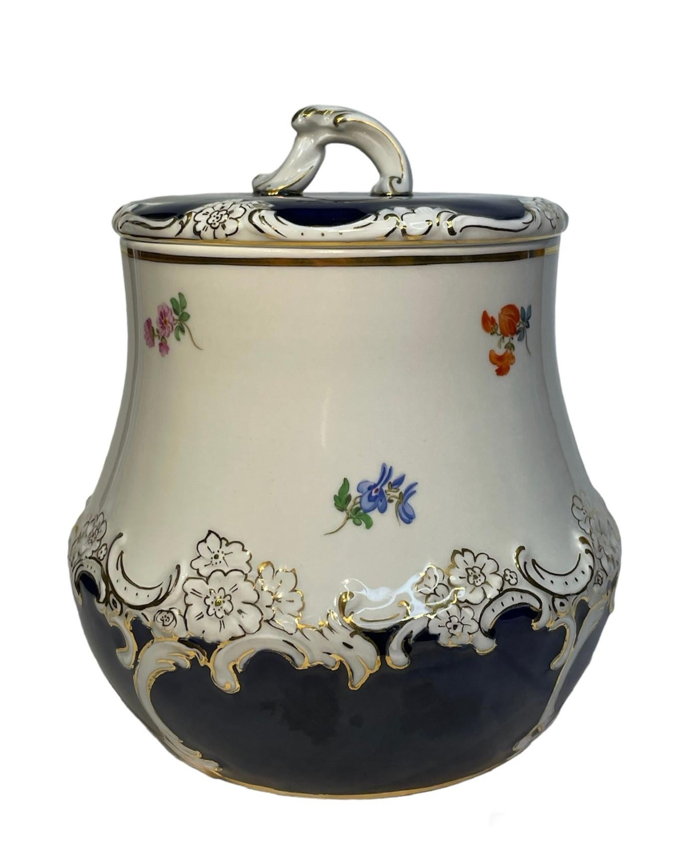 20th Century Meissen Porcelain Cookie/Ginger Jar For Sale 14