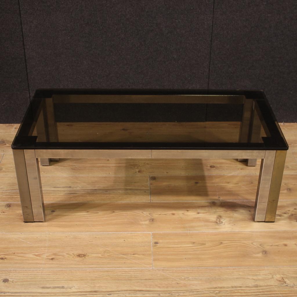 20. Jahrhundert Metall und Glasplatte italienisches Design Couchtisch, 1970 im Angebot 1