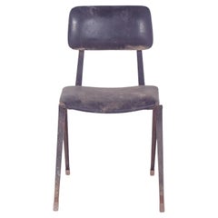 Silla de metal del siglo XX tapizada en piel sintética negra