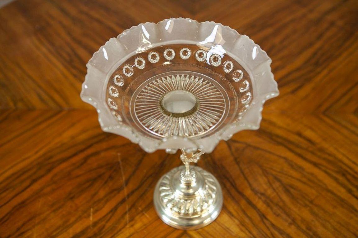 20th Century 20th-Century Metal Fruit Bowl With Cherub For Sale