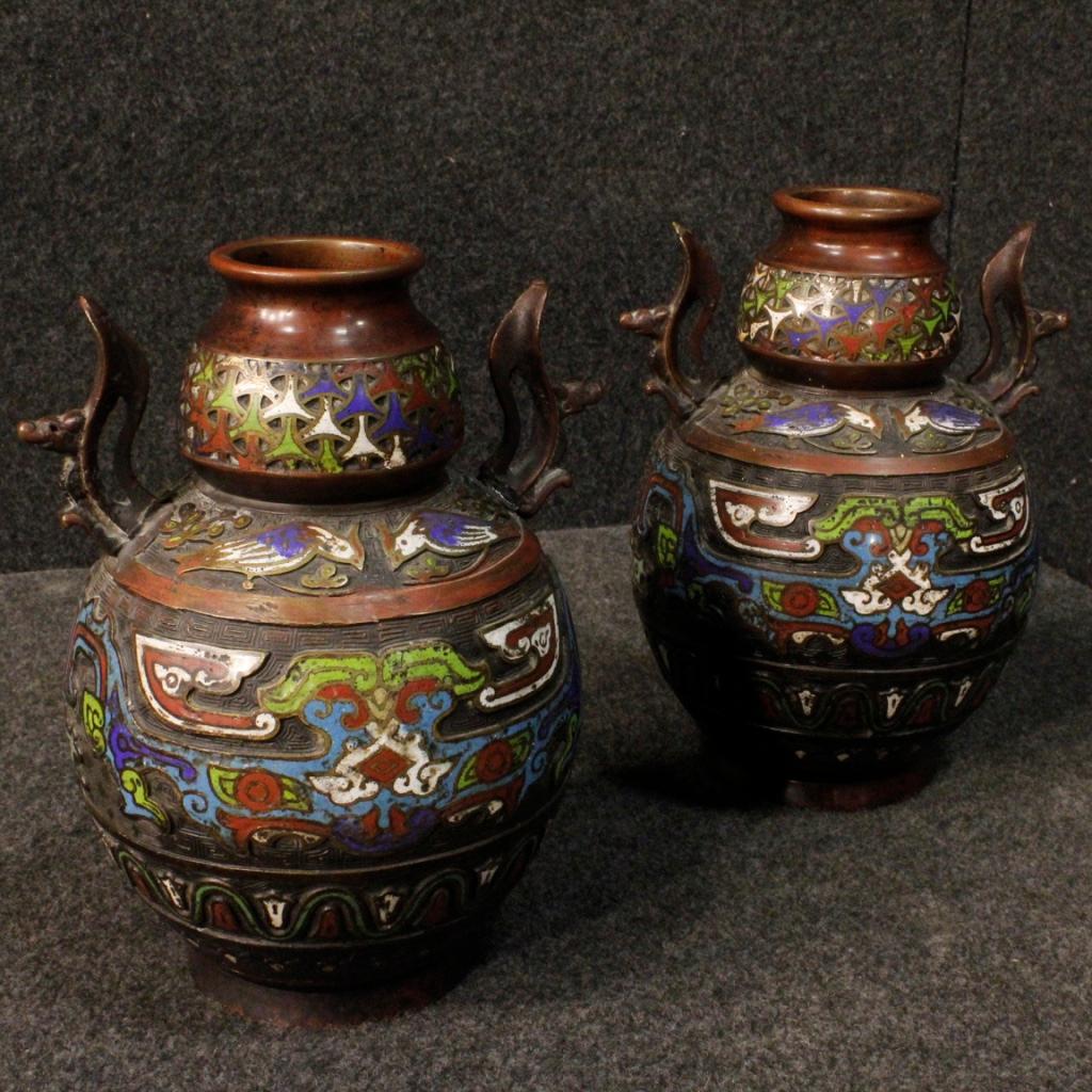Paar orientalische Vasen aus bemaltem Metall des 20. Jahrhunderts, 1960 im Angebot 5