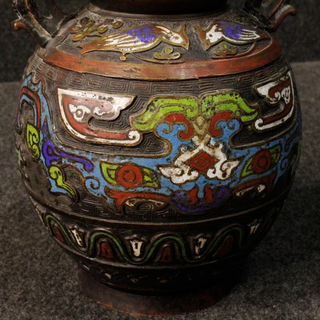 Paar orientalische Vasen aus bemaltem Metall des 20. Jahrhunderts, 1960 im Angebot 2
