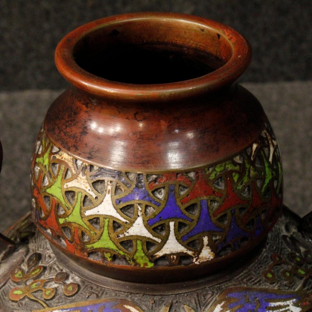 Paar orientalische Vasen aus bemaltem Metall des 20. Jahrhunderts, 1960 im Angebot 3