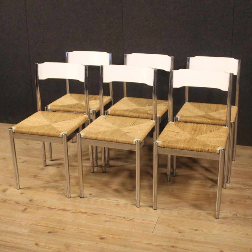 Group of 6 Italian design chairs from the 1970s-1980s. Furniture with chromed metal structure, straw-covered seats and backs in multi-layer white plasticized wood. Particularly decorative living room or lounge chairs for antique dealers and interior