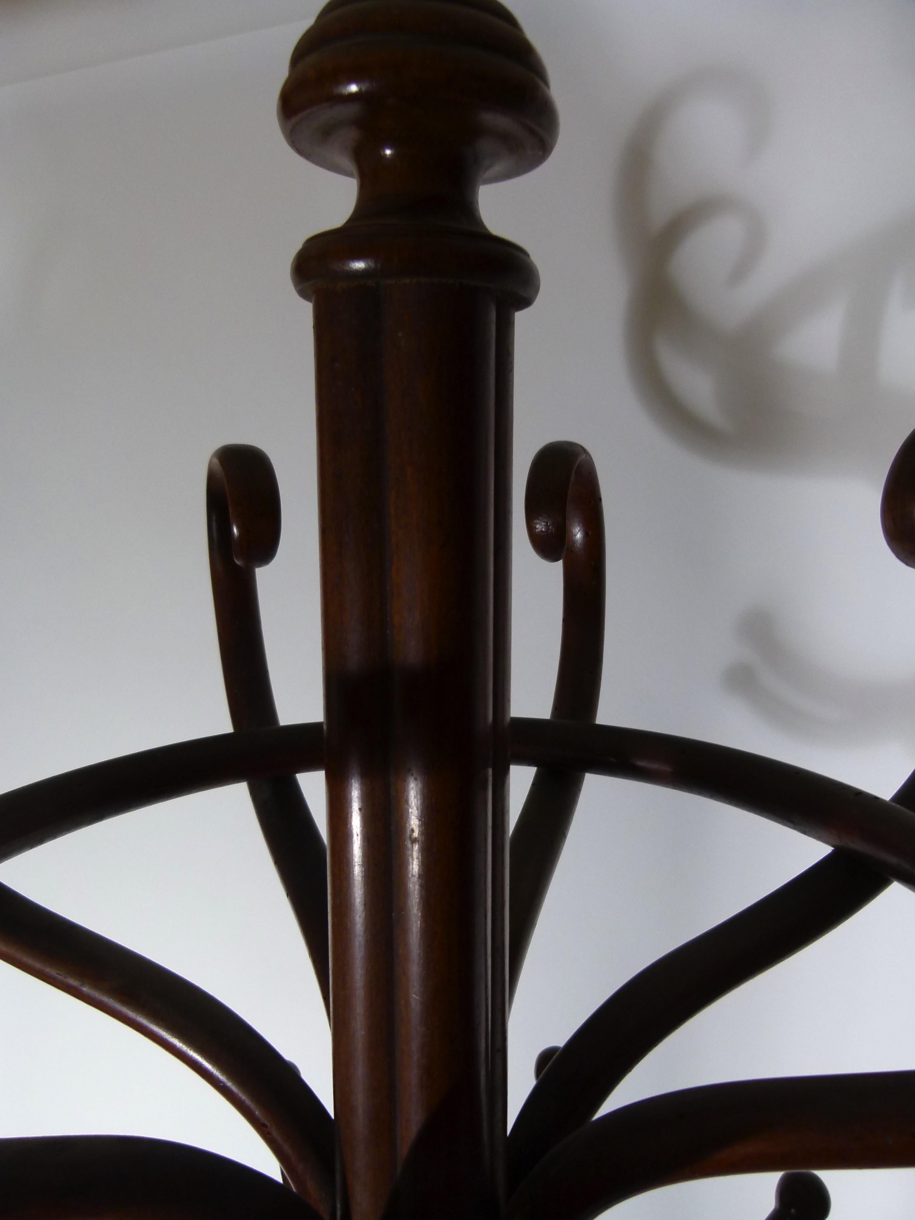 20th Century Michael Thonet Standing Coat Rack In Good Condition In Vulpellac, Girona