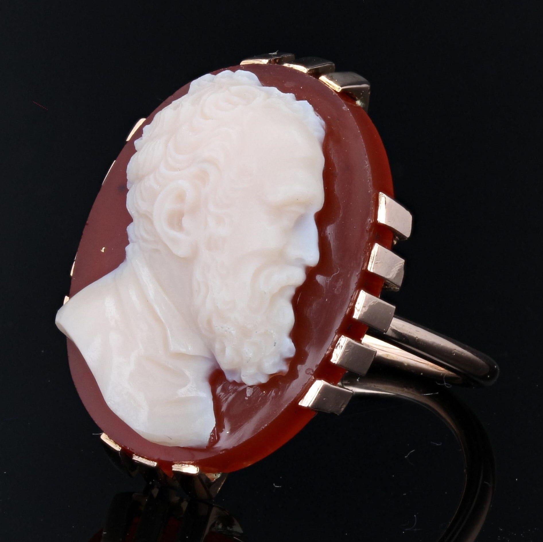 Belle Époque 20th Century Michaelange Carnelian Cameo 18 Karat Yellow Gold Ring For Sale