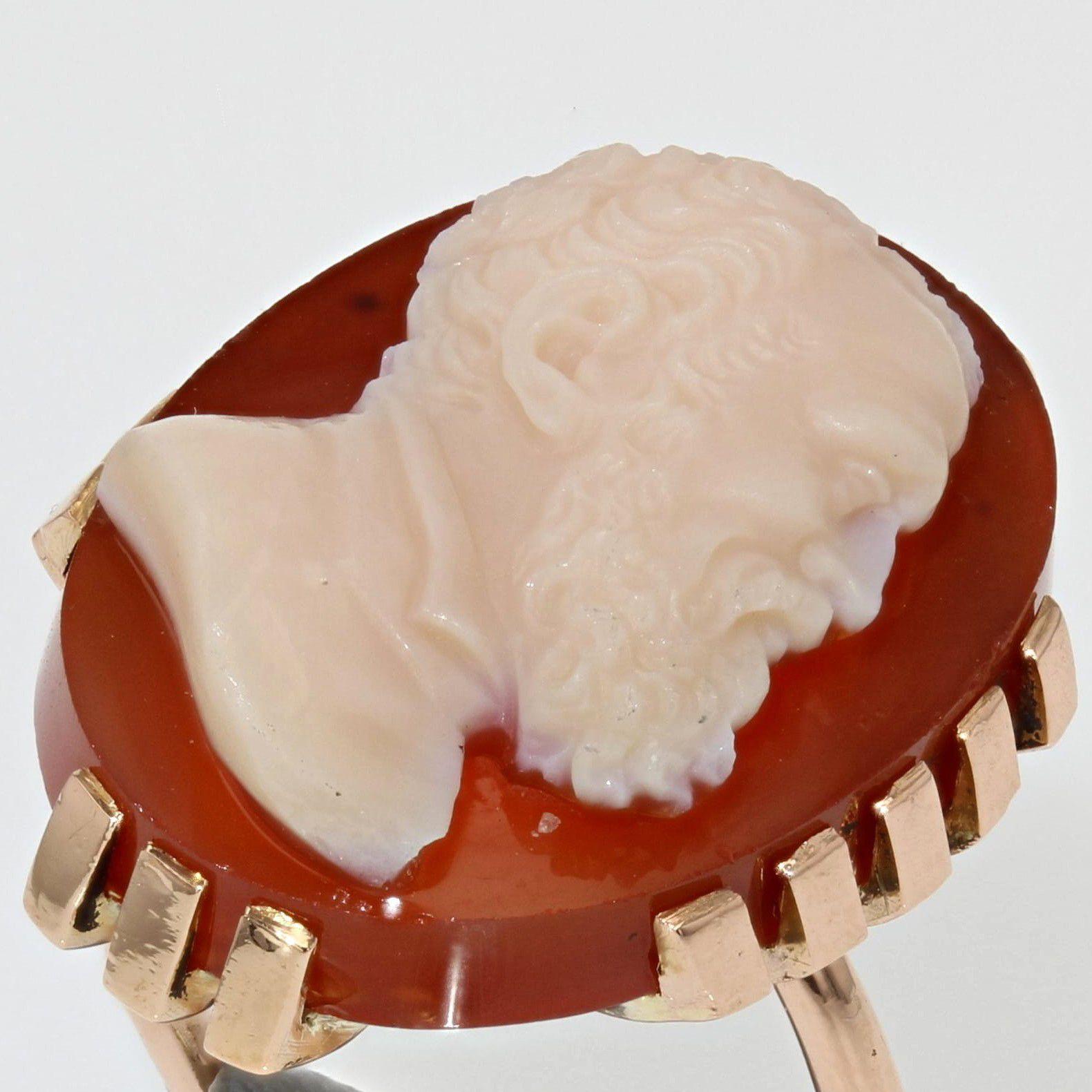 20. Jahrhundert Michaelange Karneol Kamee 18 Karat Gelbgold Ring im Zustand „Gut“ im Angebot in Poitiers, FR