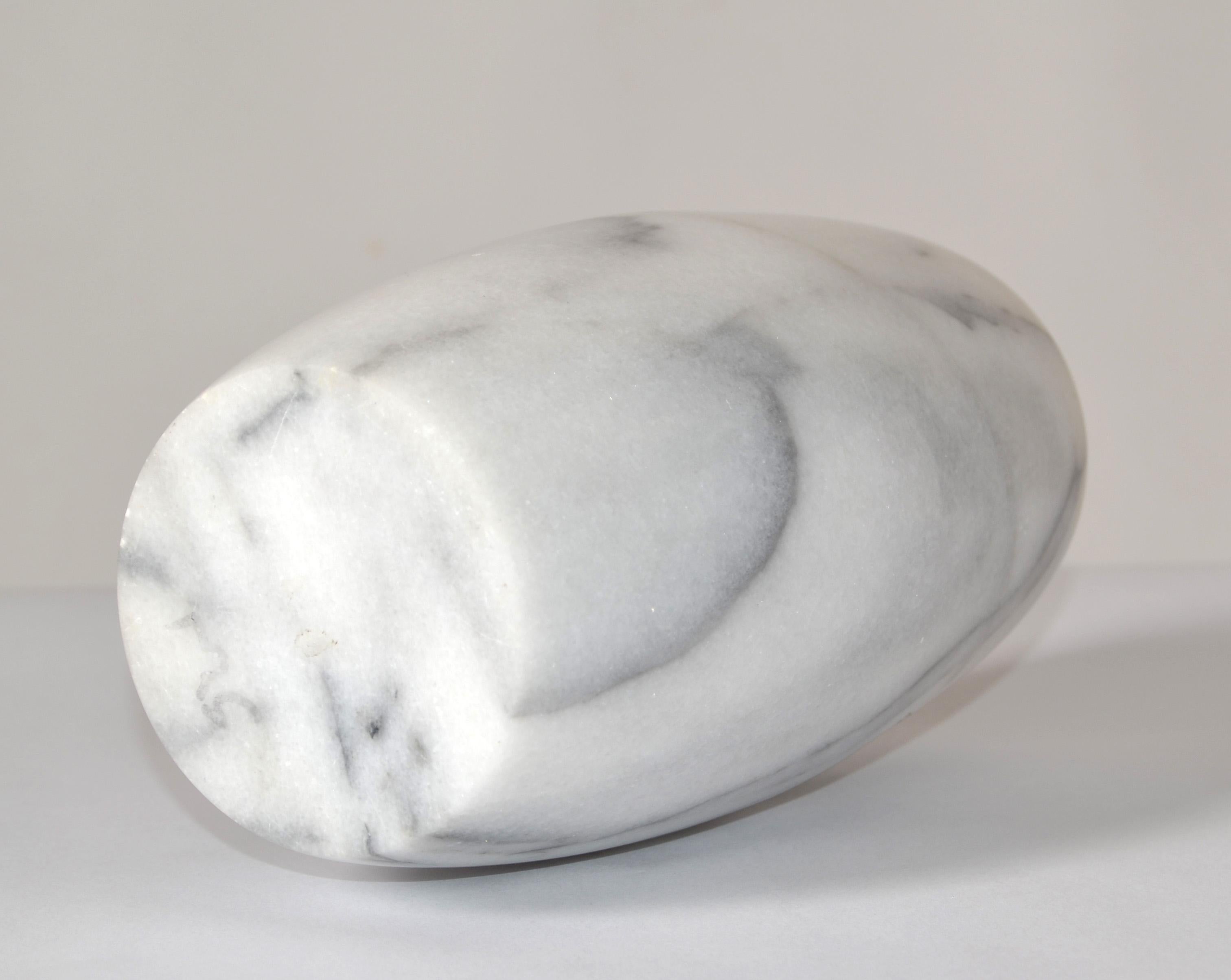 20. Jahrhundert Mid-Century Modern Hand geschnitzt Carrara Marmor Vase Gefäß Italien im Angebot 4