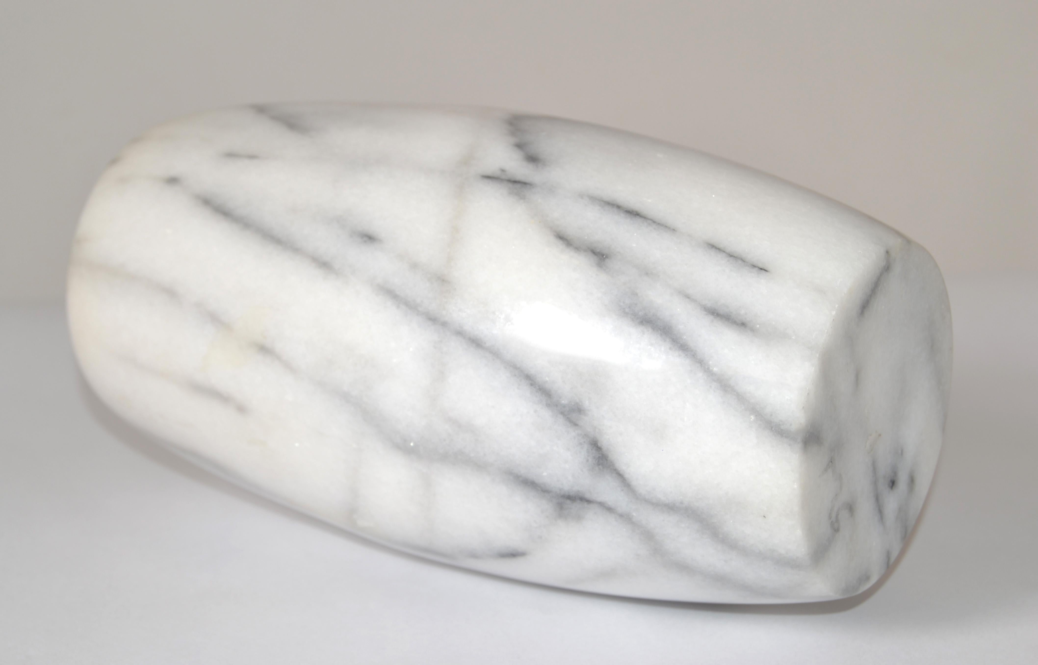 20th Century Mid-Century Modern Hand Carved Carrara Marble Vase Vessel Italy In Good Condition For Sale In Miami, FL