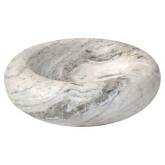 Handgefertigter Schalenteller aus Carrara-Marmor, Mid-Century Modern, 20. Jahrhundert