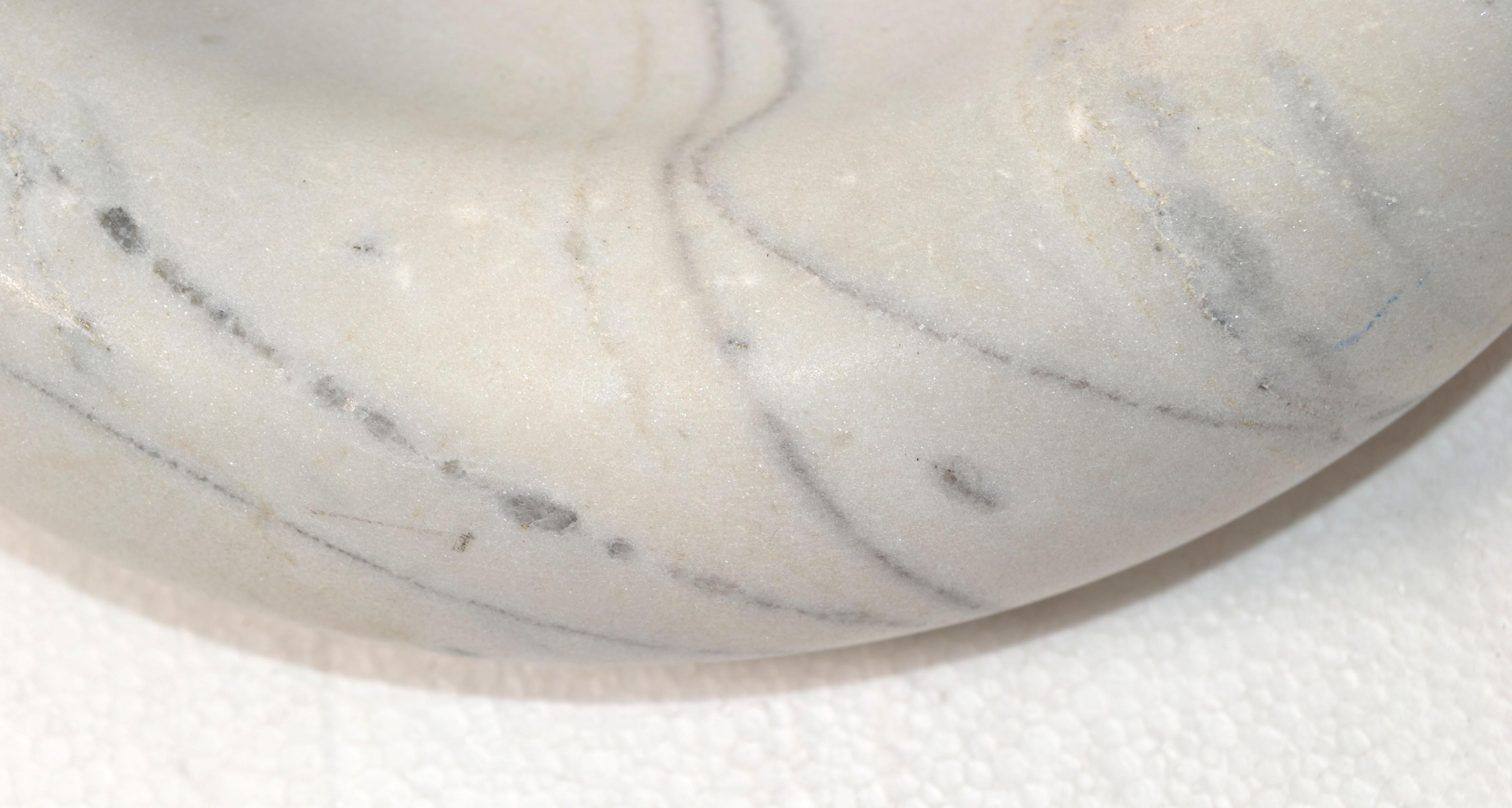 Centrotavola con ciotola in marmo bianco di Carrara, fatto a mano, del 20° secolo. in vendita 3