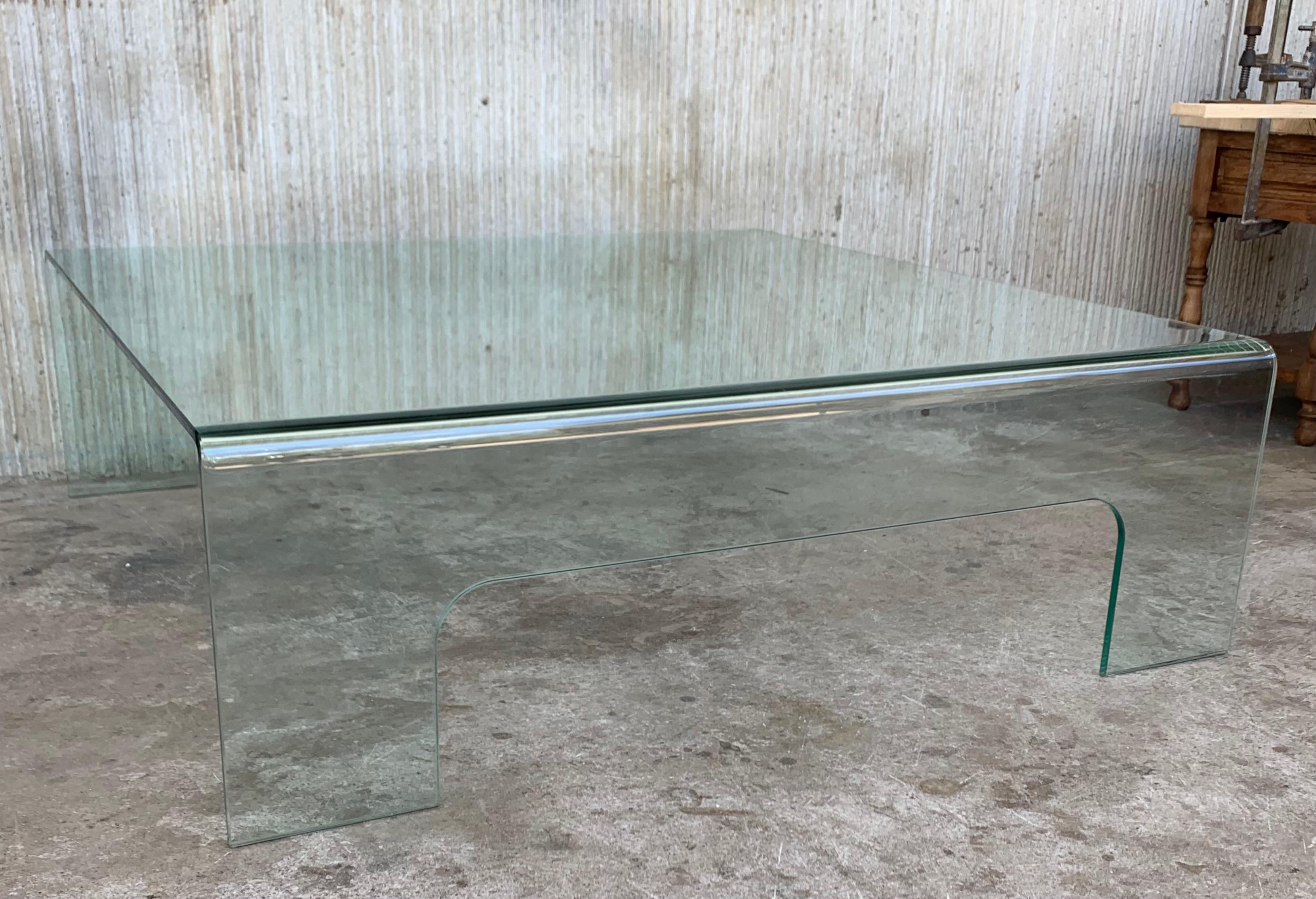 20th Century Mid-Century Modern Square Curved Glass Coffee Table In Good Condition In Miami, FL
